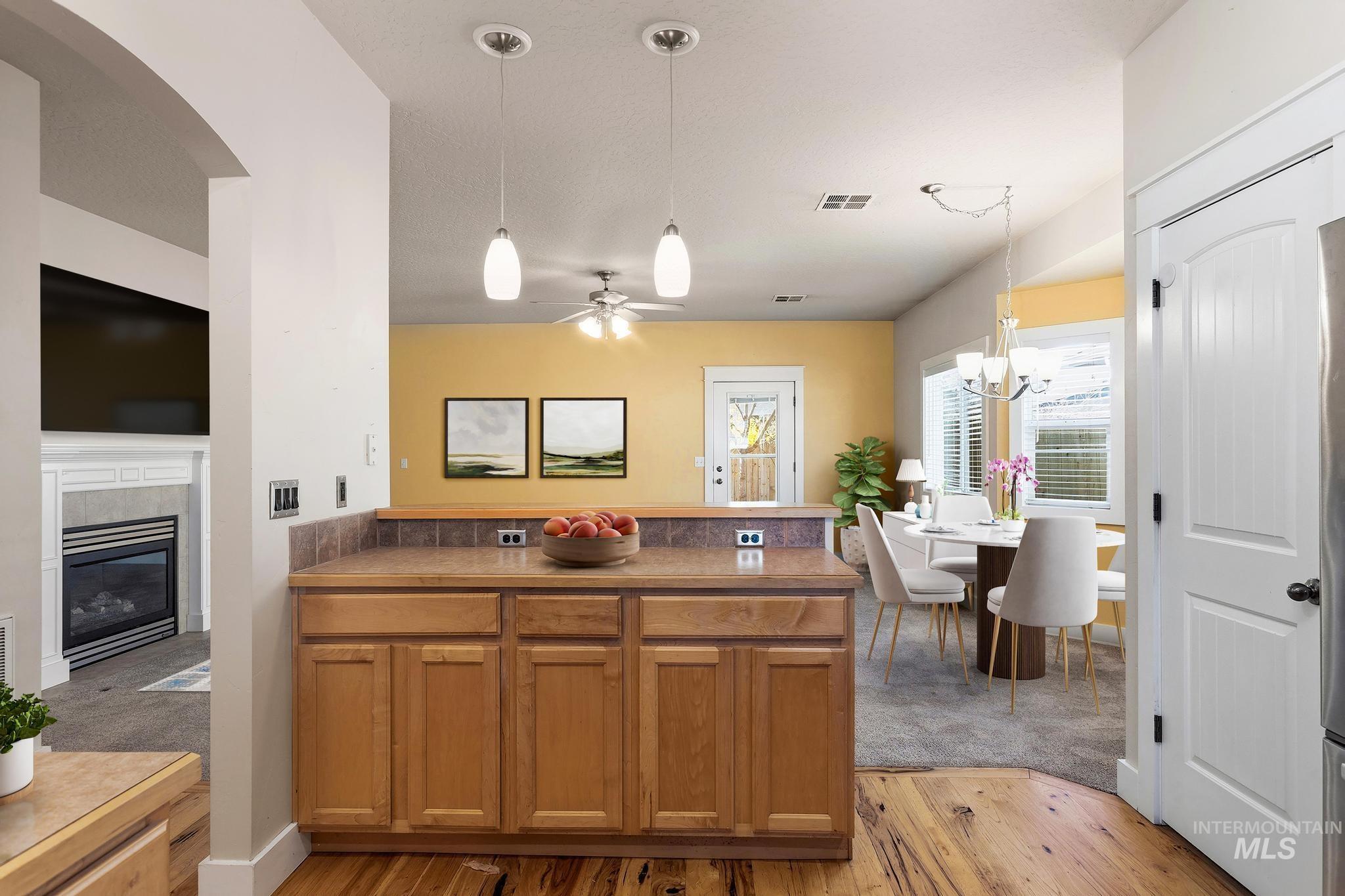 6213 W Geneva St, Boise, Idaho 83703, 3 Bedrooms, 2 Bathrooms, Residential For Sale, Price $450,000,MLS 98979450