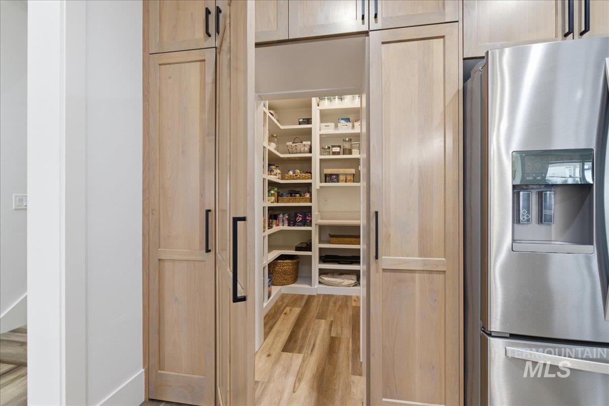 2590 E McIntosh Ct, Emmett, Idaho 83617, 5 Bedrooms, 3 Bathrooms, Residential For Sale, Price $699,900,MLS 98979451