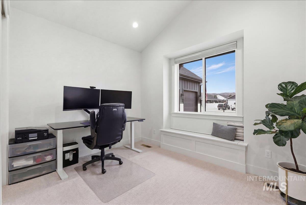 2590 E McIntosh Ct, Emmett, Idaho 83617, 5 Bedrooms, 3 Bathrooms, Residential For Sale, Price $699,900,MLS 98979451