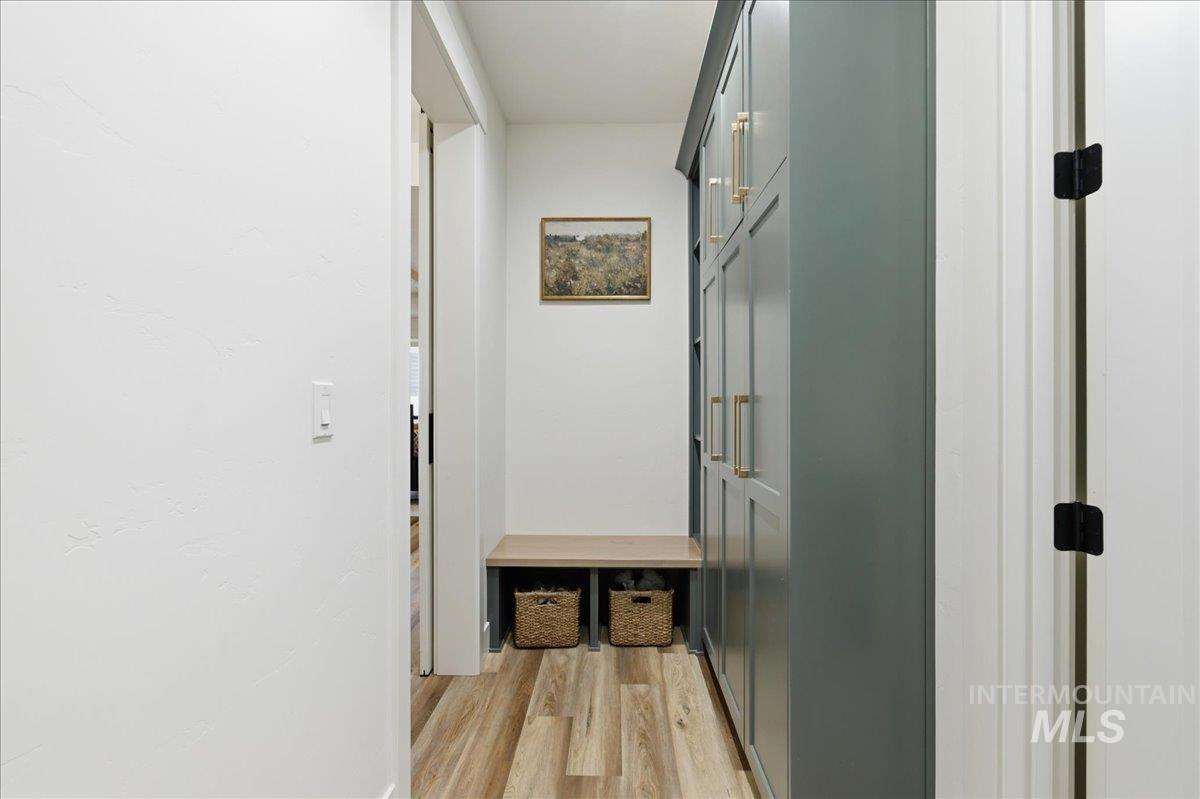 2590 E McIntosh Ct, Emmett, Idaho 83617, 5 Bedrooms, 3 Bathrooms, Residential For Sale, Price $699,900,MLS 98979451