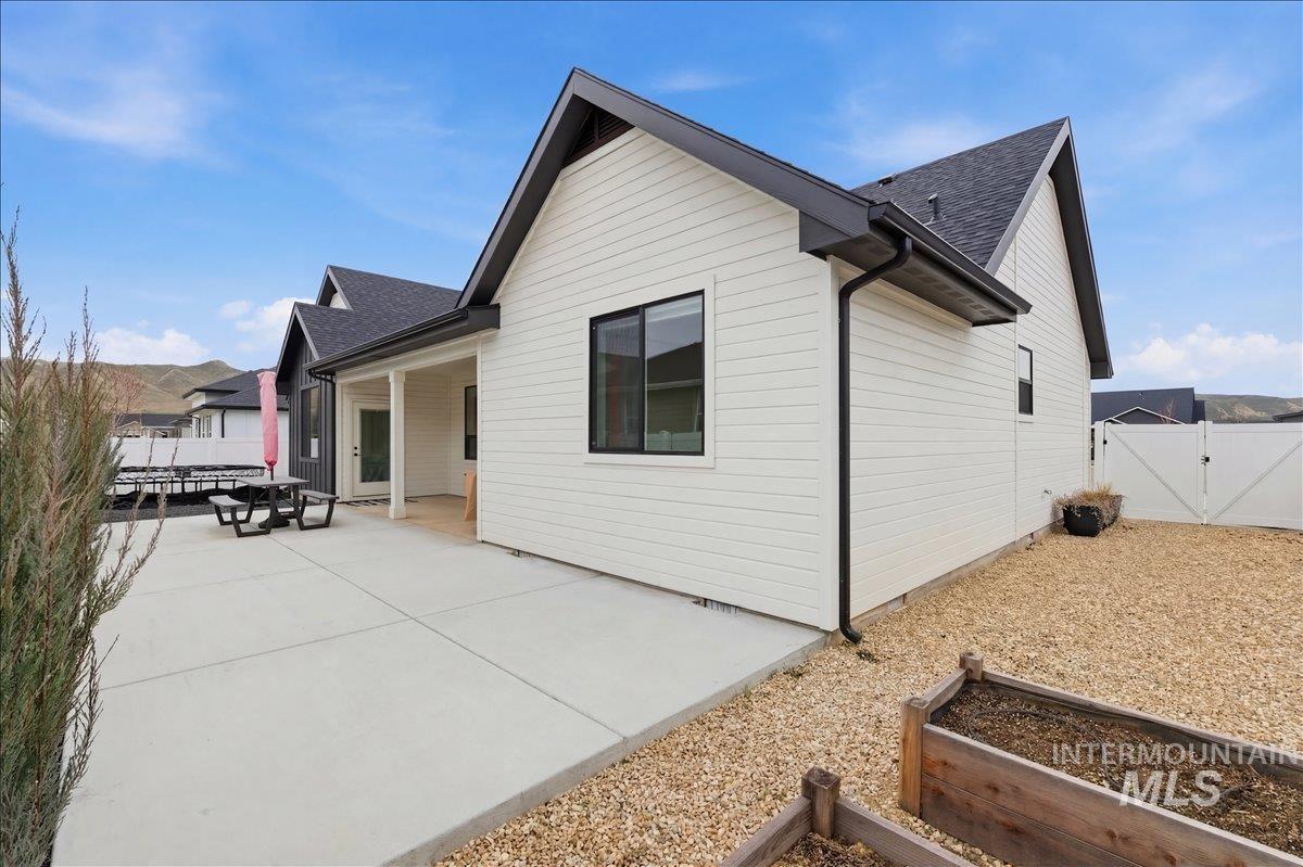 2590 E McIntosh Ct, Emmett, Idaho 83617, 4 Bedrooms, 3 Bathrooms, Residential For Sale, Price $649,990,MLS 98979451