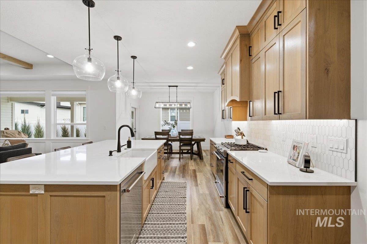 2590 E McIntosh Ct, Emmett, Idaho 83617, 5 Bedrooms, 3 Bathrooms, Residential For Sale, Price $699,900,MLS 98979451