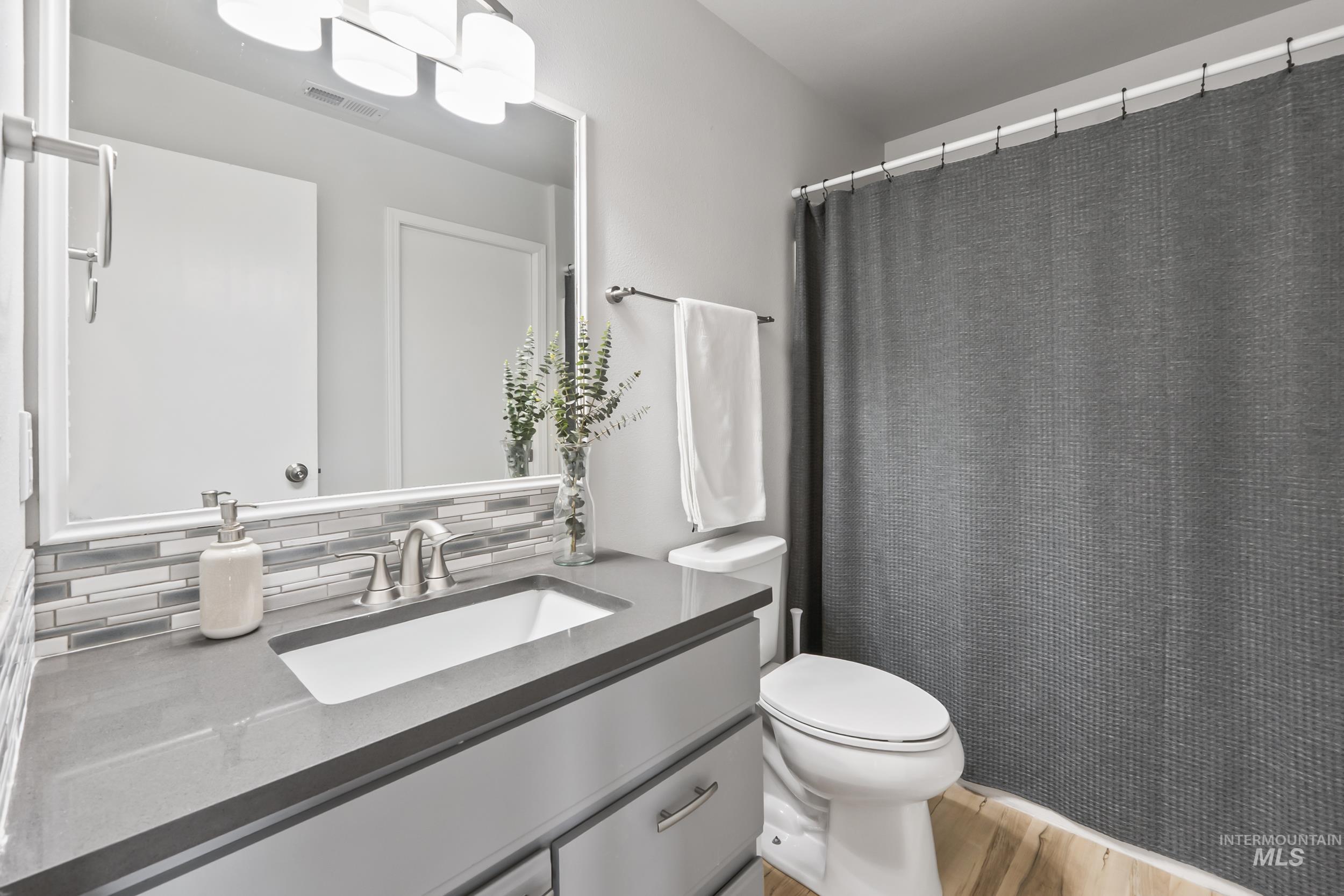 2261 S Challenger Lane, Boise, Idaho 83705, 2 Bedrooms, 2 Bathrooms, Residential For Sale, Price $299,900,MLS 98979452