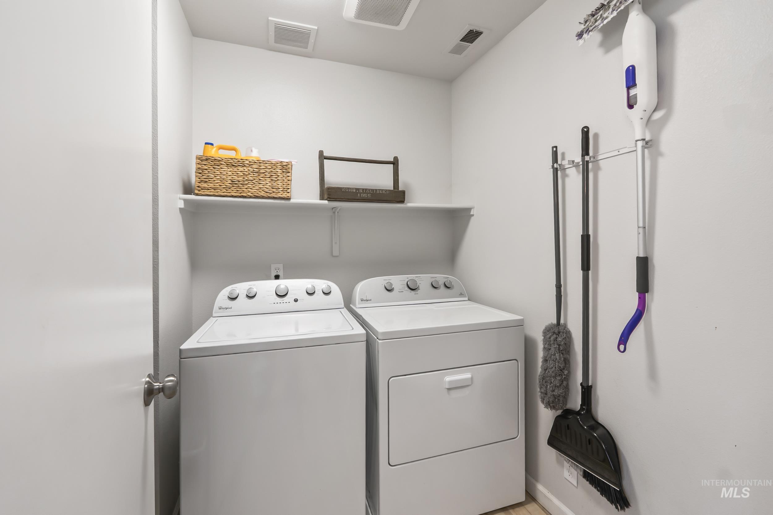 2261 S Challenger Lane, Boise, Idaho 83705, 2 Bedrooms, 2 Bathrooms, Residential For Sale, Price $299,900,MLS 98979452