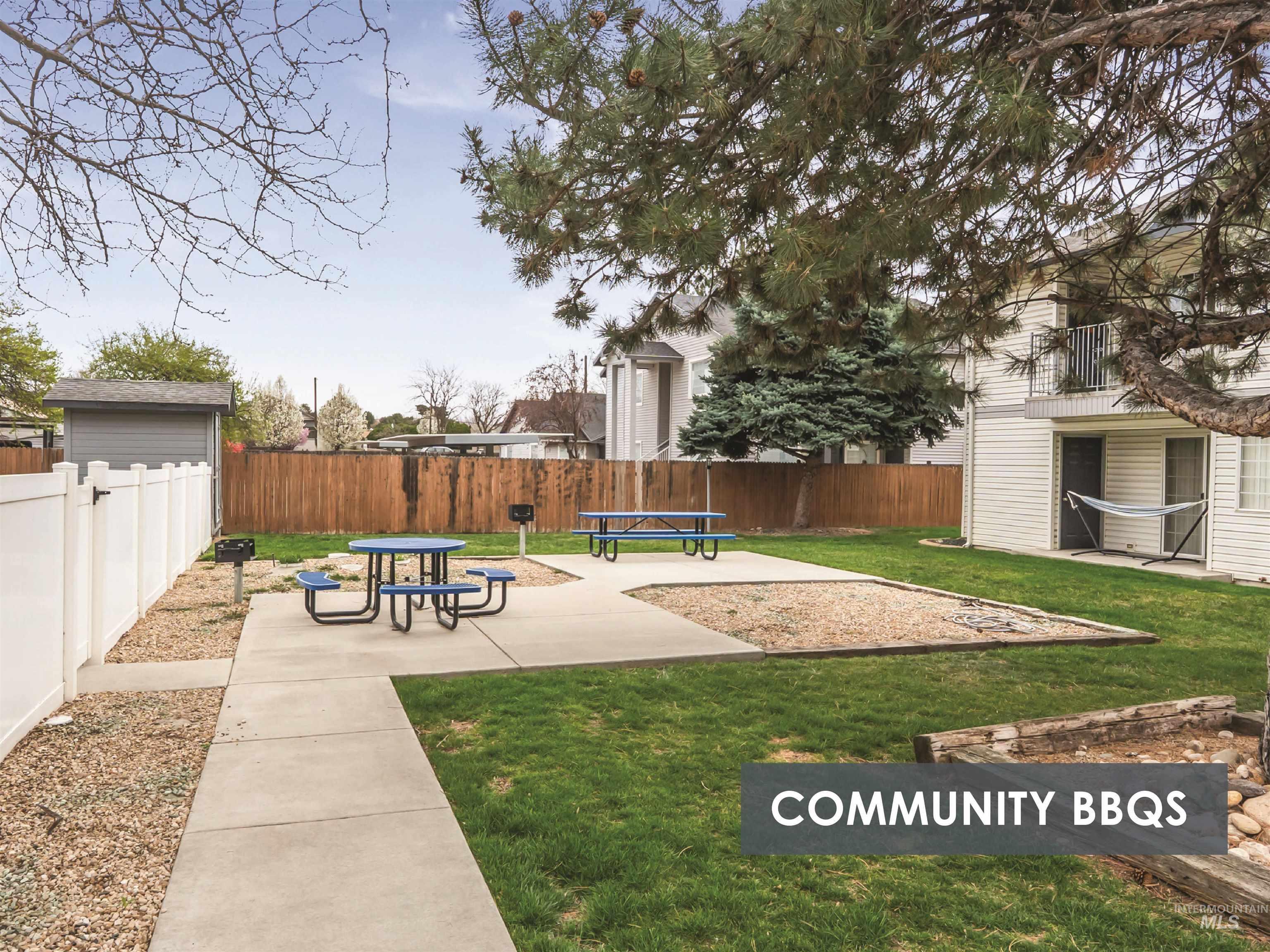 2261 S Challenger Lane, Boise, Idaho 83705, 2 Bedrooms, 2 Bathrooms, Residential For Sale, Price $299,900,MLS 98979452