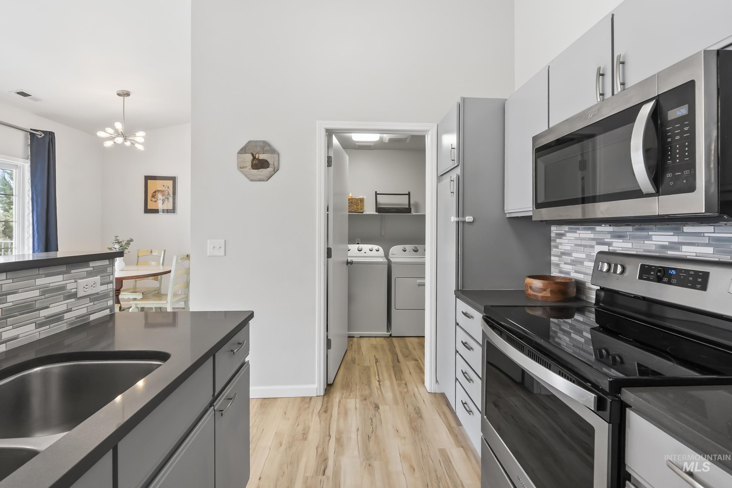 2261 S Challenger Lane, Boise, Idaho 83705, 2 Bedrooms, 2 Bathrooms, Residential For Sale, Price $299,900,MLS 98979452