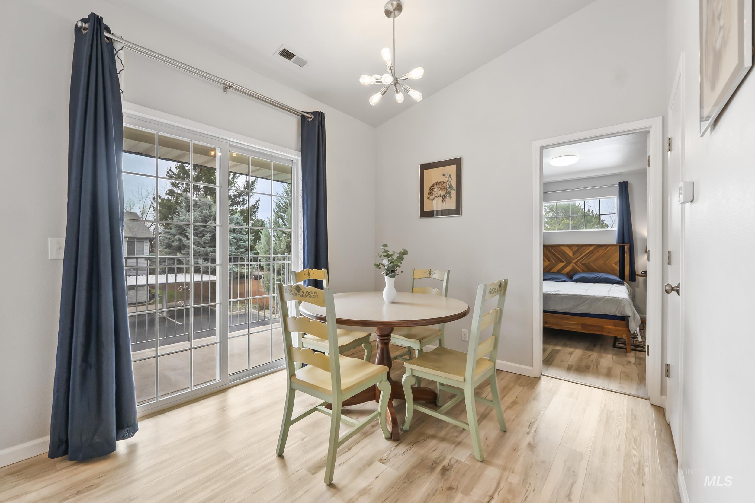 2261 S Challenger Lane, Boise, Idaho 83705, 2 Bedrooms, 2 Bathrooms, Residential For Sale, Price $299,900,MLS 98979452