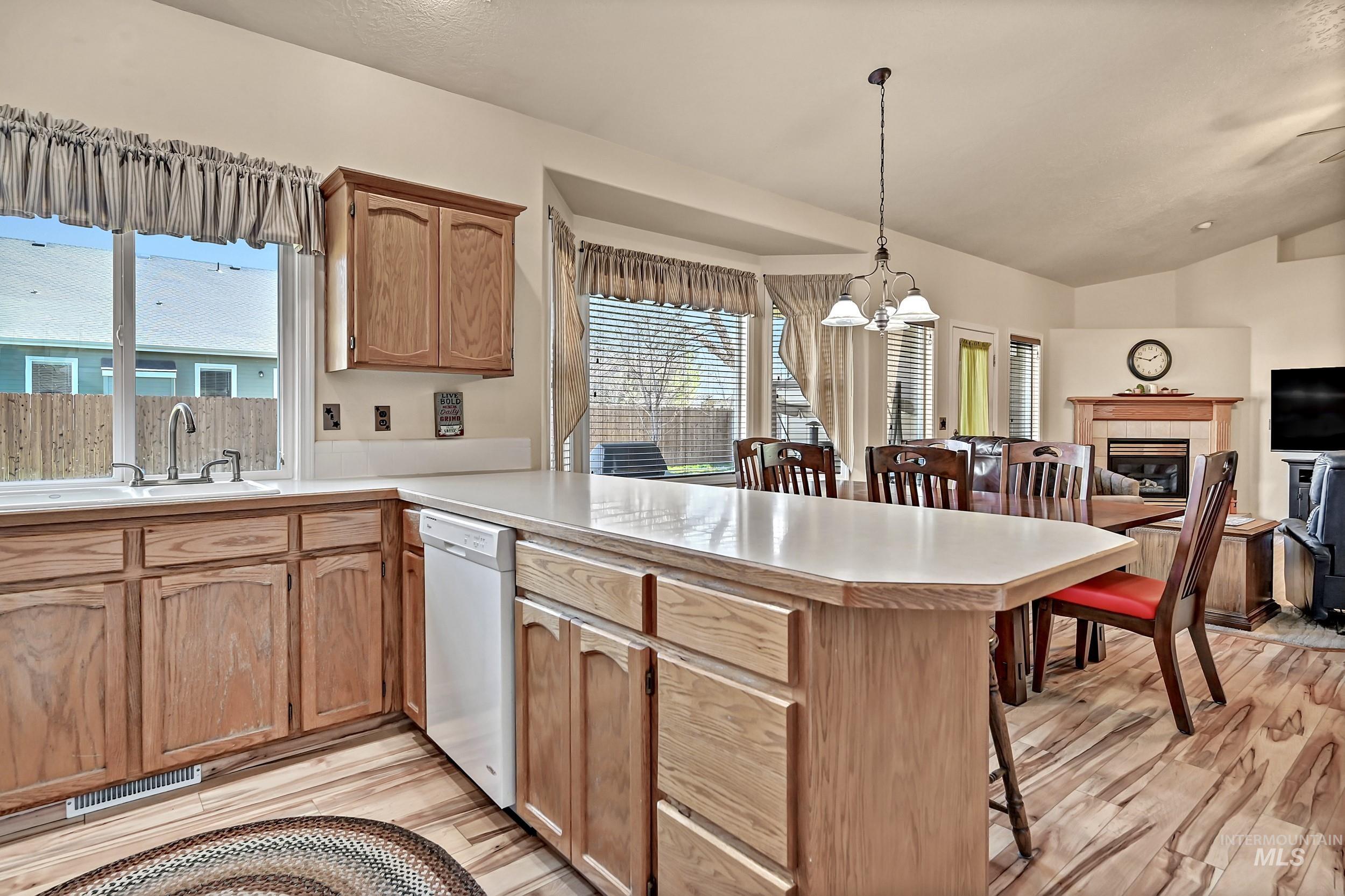 3120 S Gold Bar Ave, Meridian, Idaho 83642, 3 Bedrooms, 2 Bathrooms, Residential For Sale, Price $595,000,MLS 98979453