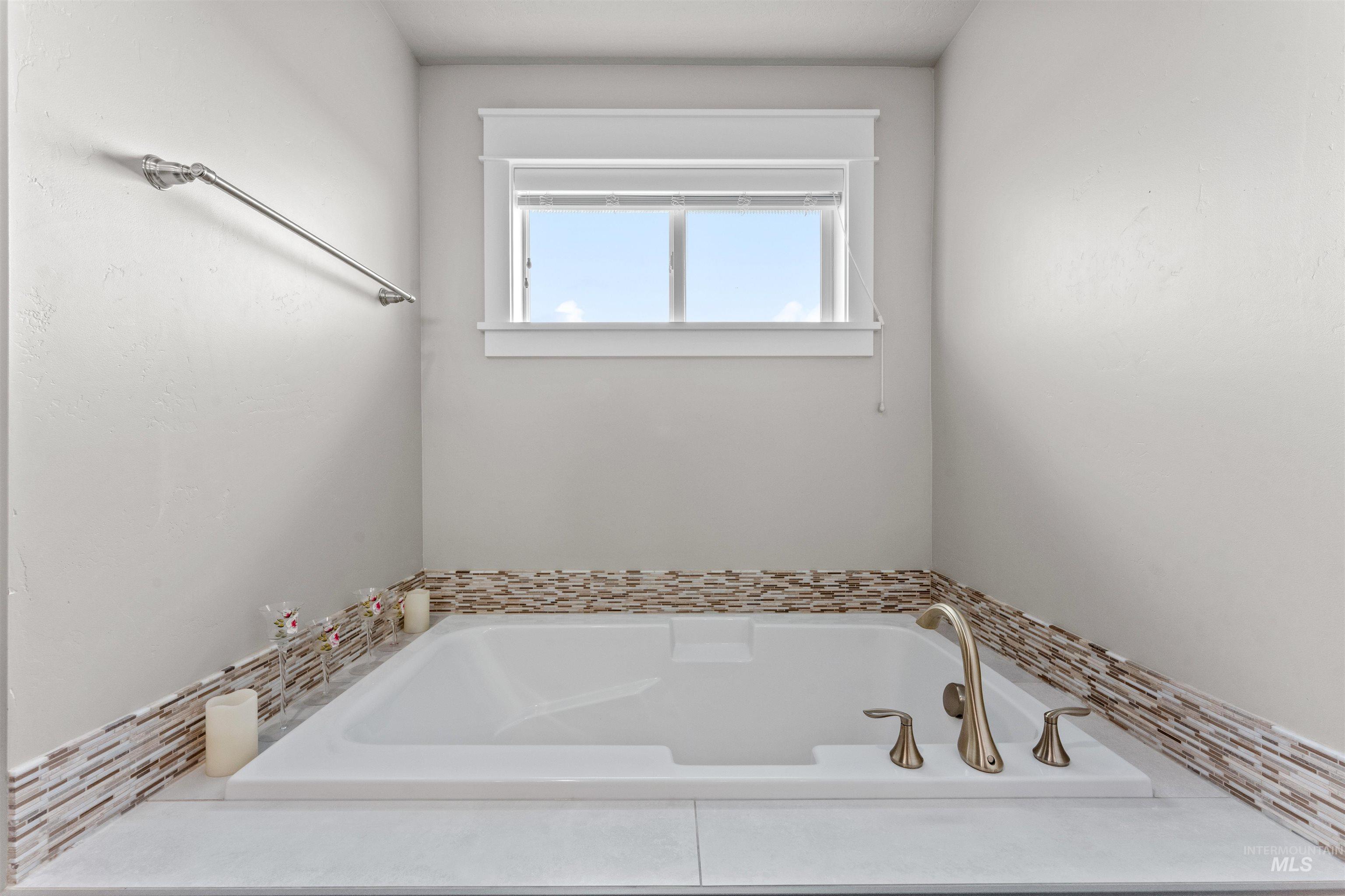 4878 N Botticelli Avenue, Meridian, Idaho 83646, 5 Bedrooms, 3.5 Bathrooms, Residential For Sale, Price $899,900,MLS 98979454