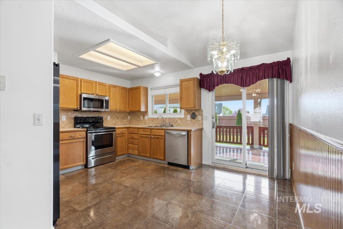 5605 Buckboard Ave, Caldwell, Idaho 83607, 3 Bedrooms, 2 Bathrooms, Residential For Sale, Price $347,900,MLS 98979455