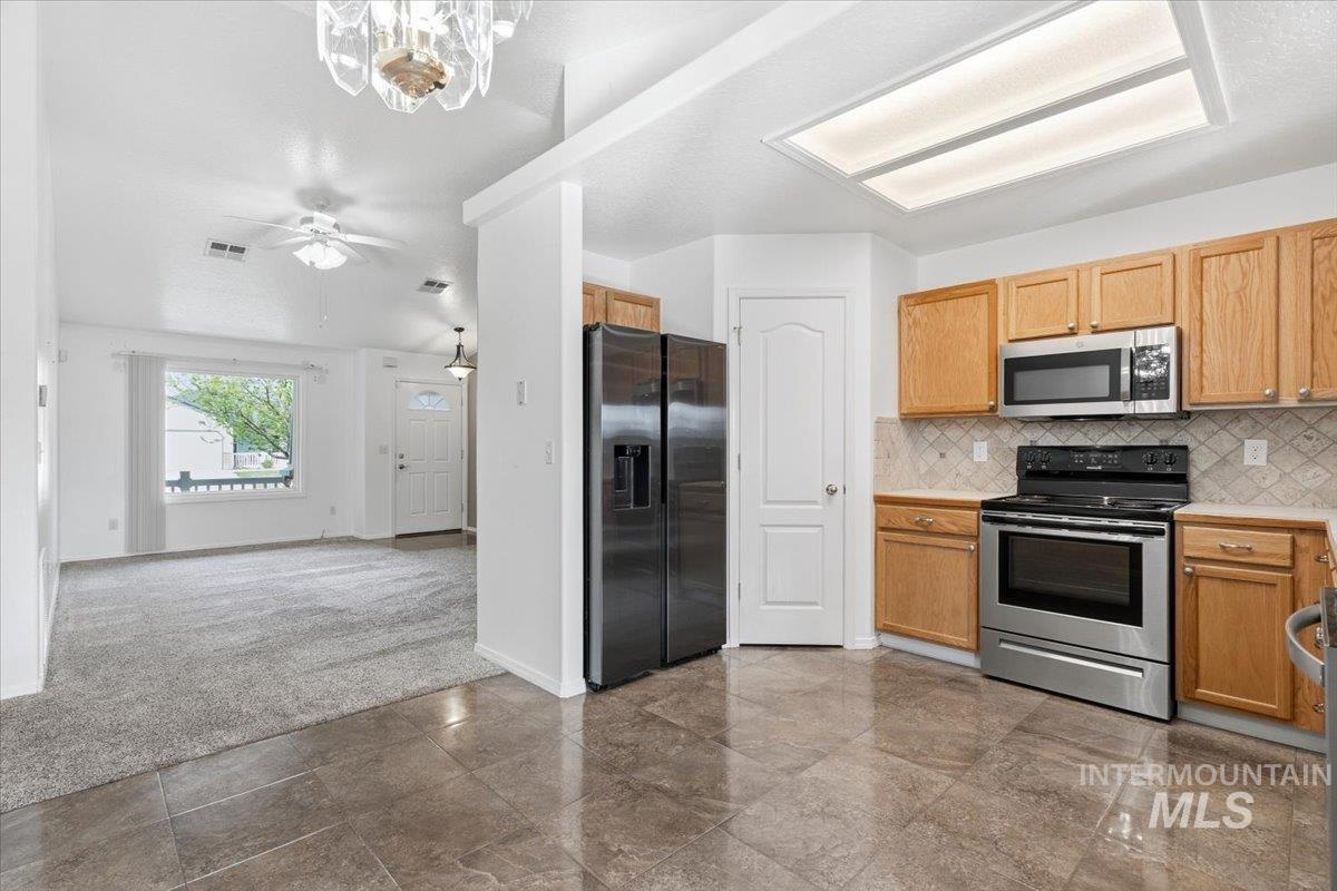 5605 Buckboard Ave, Caldwell, Idaho 83607, 3 Bedrooms, 2 Bathrooms, Residential For Sale, Price $347,900,MLS 98979455