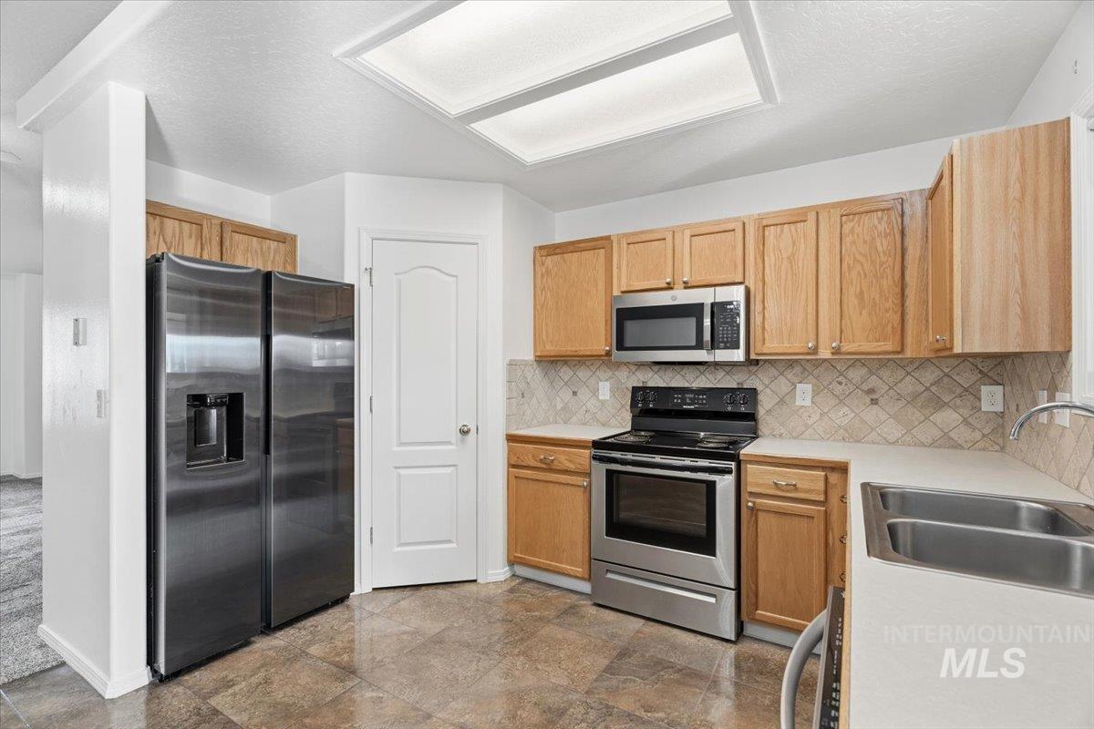 5605 Buckboard Ave, Caldwell, Idaho 83607, 3 Bedrooms, 2 Bathrooms, Residential For Sale, Price $347,900,MLS 98979455