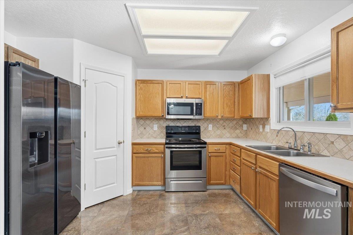 5605 Buckboard Ave, Caldwell, Idaho 83607, 3 Bedrooms, 2 Bathrooms, Residential For Sale, Price $347,900,MLS 98979455