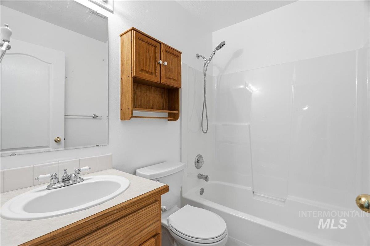 5605 Buckboard Ave, Caldwell, Idaho 83607, 3 Bedrooms, 2 Bathrooms, Residential For Sale, Price $347,900,MLS 98979455