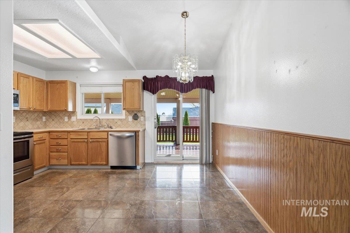 5605 Buckboard Ave, Caldwell, Idaho 83607, 3 Bedrooms, 2 Bathrooms, Residential For Sale, Price $347,900,MLS 98979455