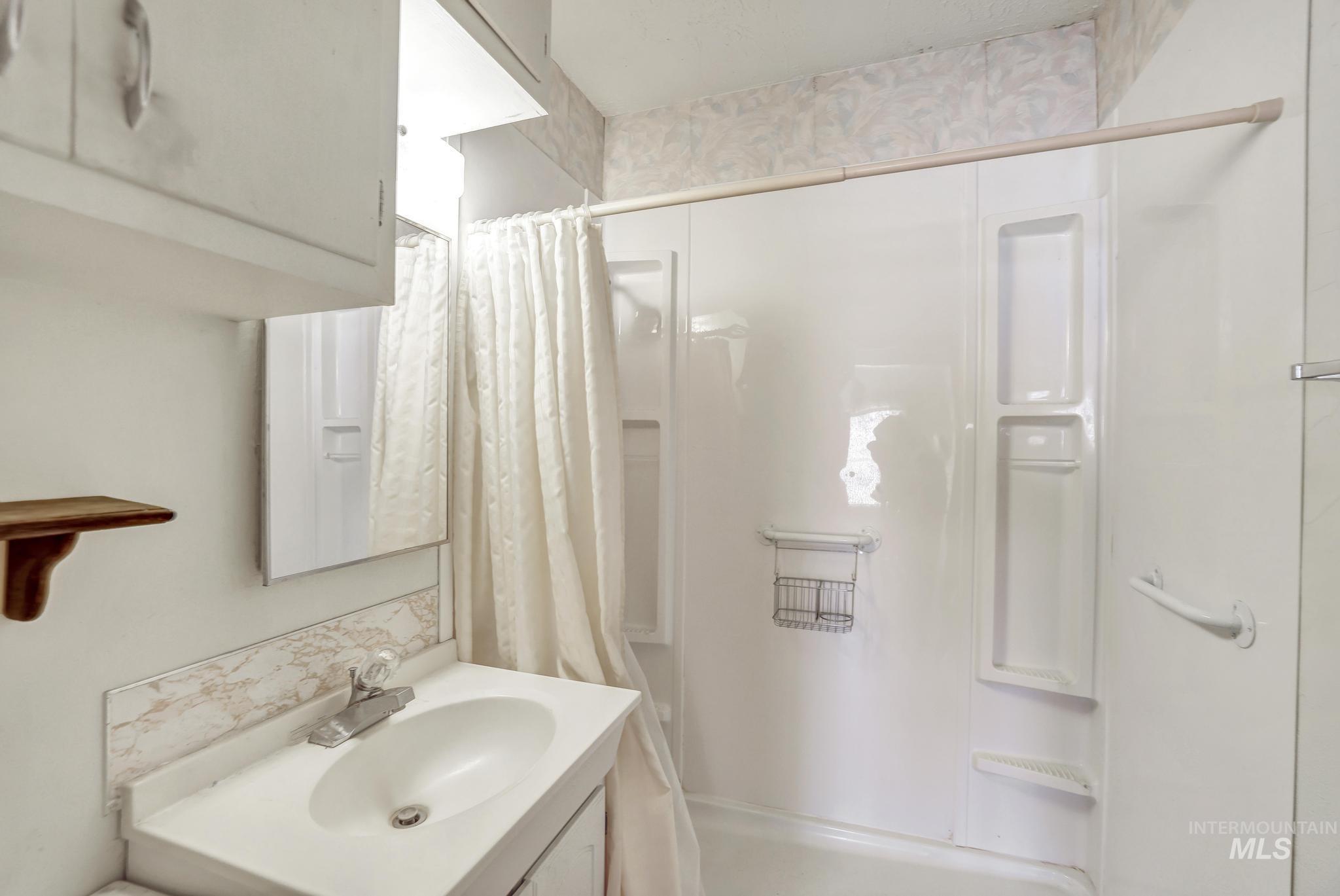 415 Adams St, Twin Falls, Idaho 83301, 3 Bedrooms, 1 Bathroom, Residential For Sale, Price $249,900,MLS 98979456