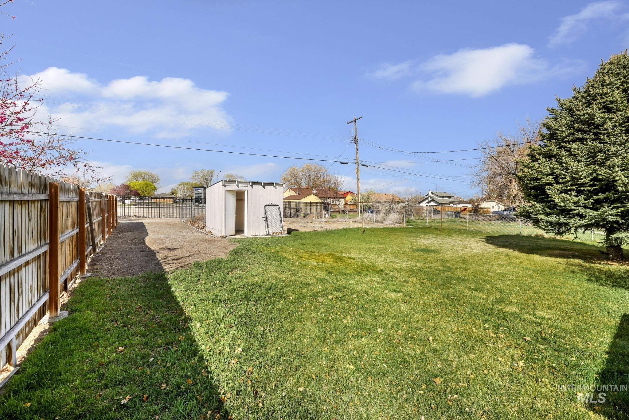 415 Adams St, Twin Falls, Idaho 83301, 3 Bedrooms, 1 Bathroom, Residential For Sale, Price $249,900,MLS 98979456