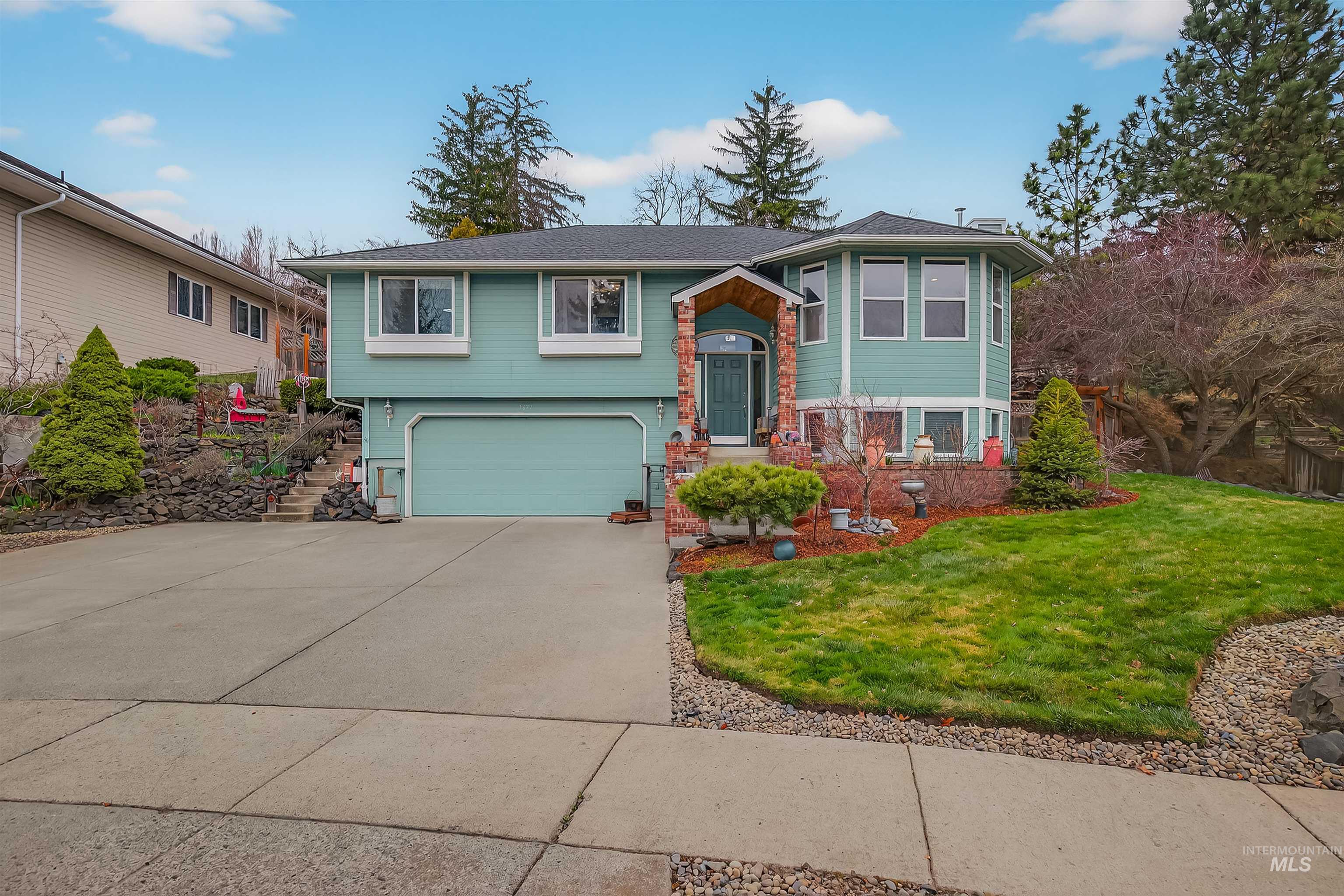 1691 Appaloosa Rd, Moscow, Idaho 83843, 3 Bedrooms, 3 Bathrooms, Residential For Sale, Price $549,000,MLS 98979458