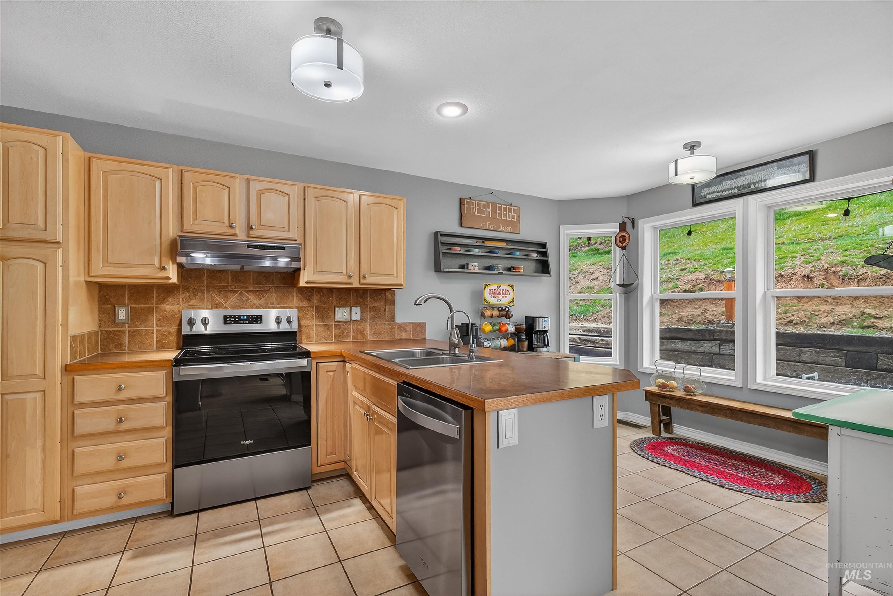 1691 Appaloosa Rd, Moscow, Idaho 83843, 3 Bedrooms, 3 Bathrooms, Residential For Sale, Price $549,000,MLS 98979458