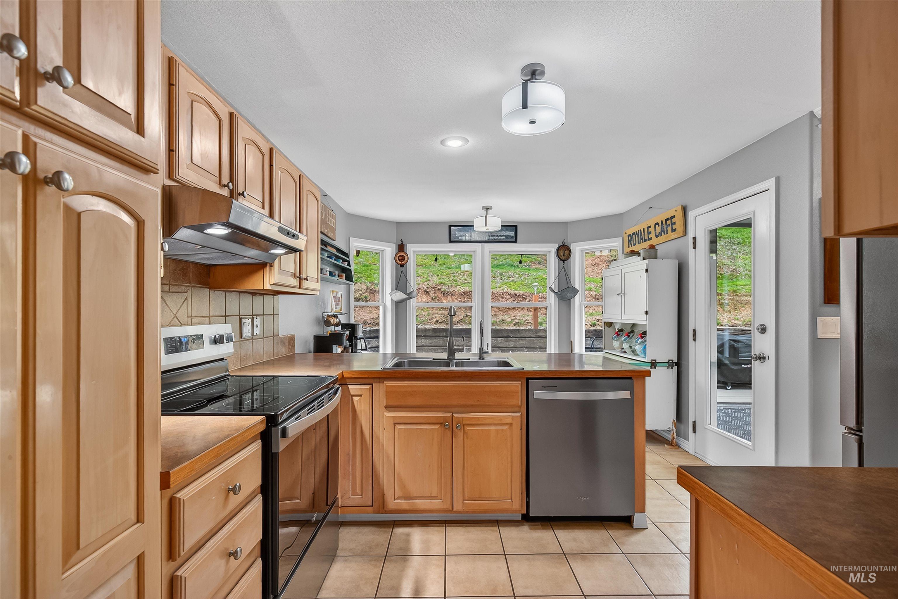 1691 Appaloosa Rd, Moscow, Idaho 83843, 3 Bedrooms, 3 Bathrooms, Residential For Sale, Price $549,000,MLS 98979458