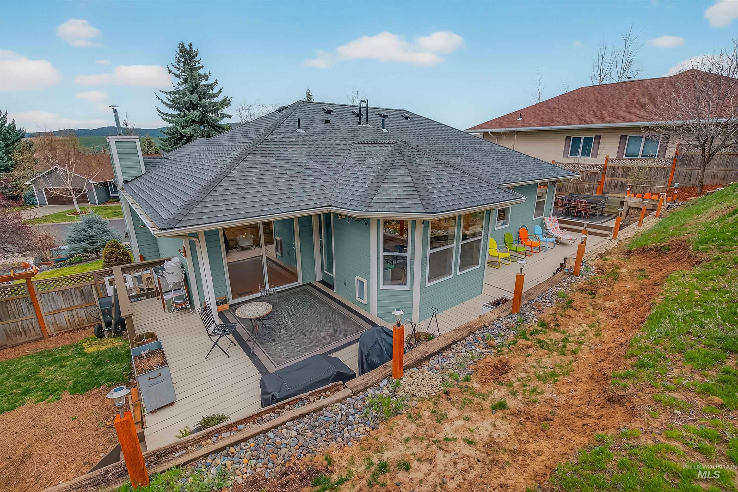 1691 Appaloosa Rd, Moscow, Idaho 83843, 3 Bedrooms, 3 Bathrooms, Residential For Sale, Price $549,000,MLS 98979458