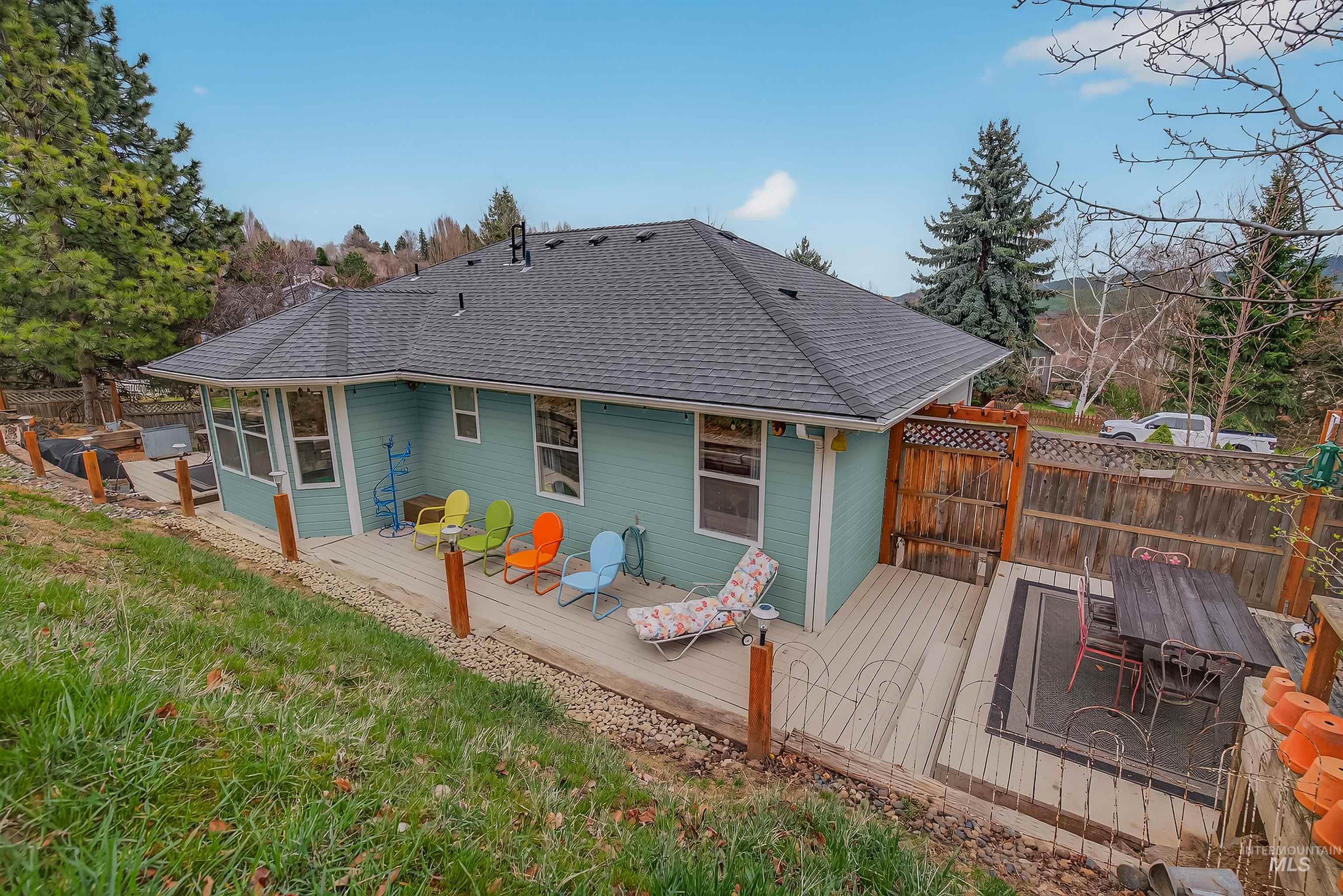 1691 Appaloosa Rd, Moscow, Idaho 83843, 3 Bedrooms, 3 Bathrooms, Residential For Sale, Price $549,000,MLS 98979458