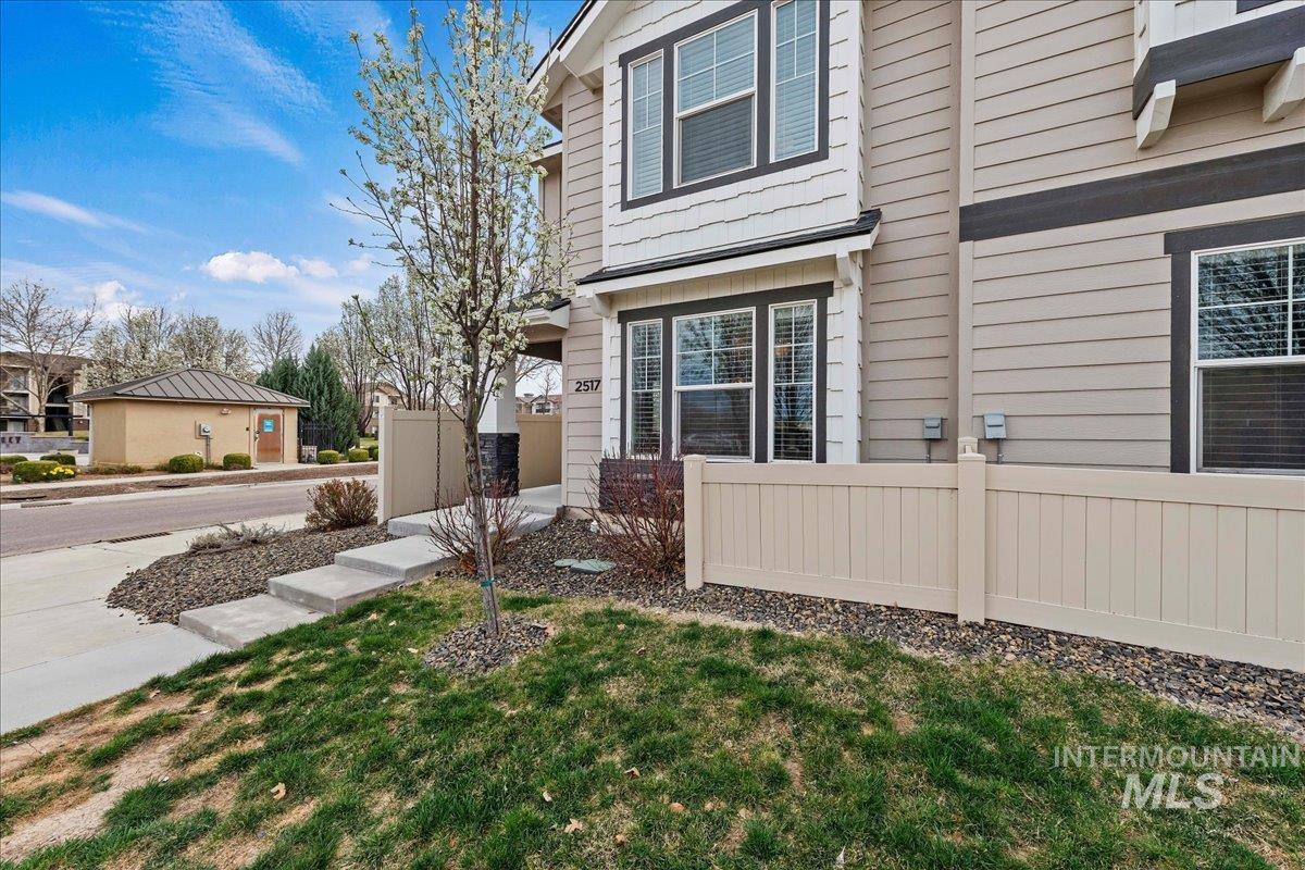 2517 E Goldstone St, Meridian, Idaho 83642-5374, 2 Bedrooms, 2.5 Bathrooms, Residential For Sale, Price $354,990,MLS 98979459