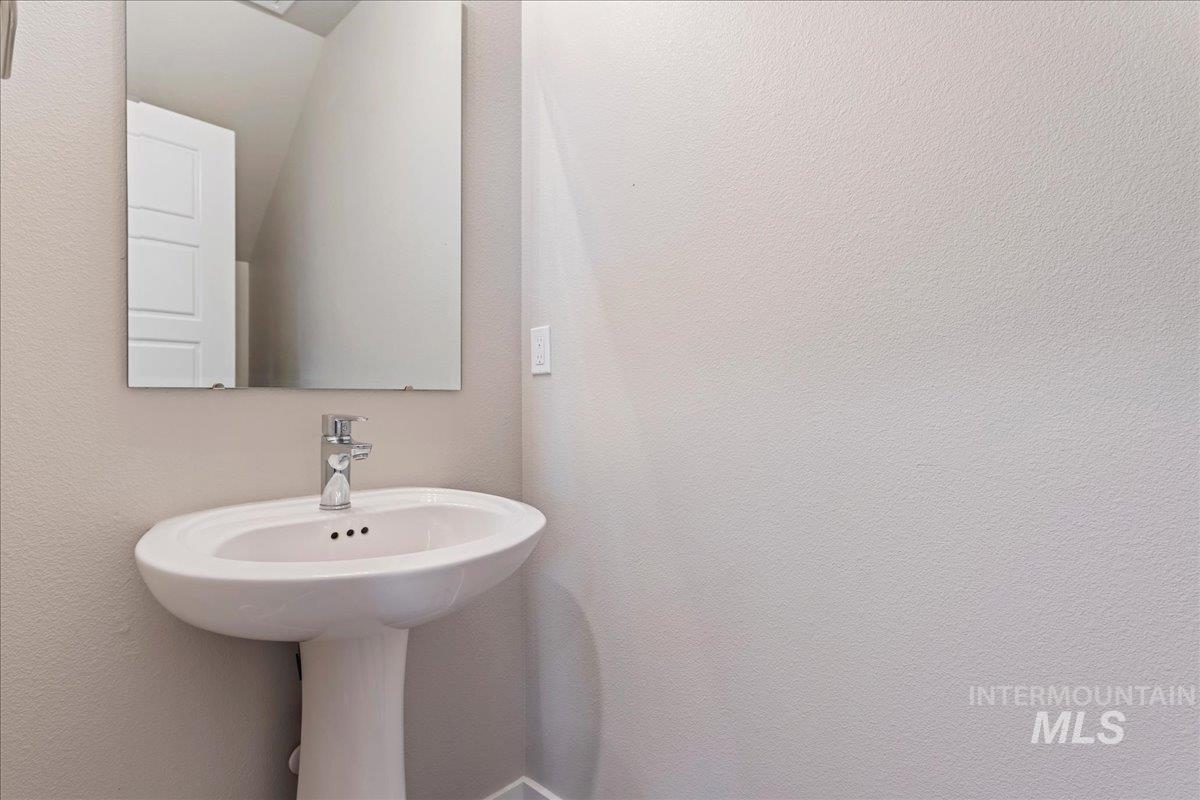 2517 E Goldstone St, Meridian, Idaho 83642-5374, 2 Bedrooms, 2.5 Bathrooms, Residential For Sale, Price $354,990,MLS 98979459