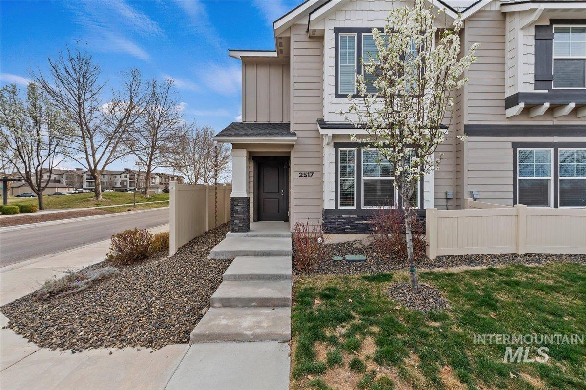 2517 E Goldstone St, Meridian, Idaho 83642-5374, 2 Bedrooms, 2.5 Bathrooms, Residential For Sale, Price $354,990,MLS 98979459