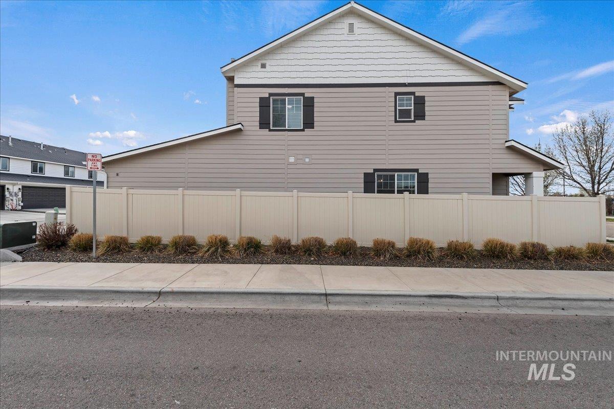 2517 E Goldstone St, Meridian, Idaho 83642-5374, 2 Bedrooms, 2.5 Bathrooms, Residential For Sale, Price $354,990,MLS 98979459