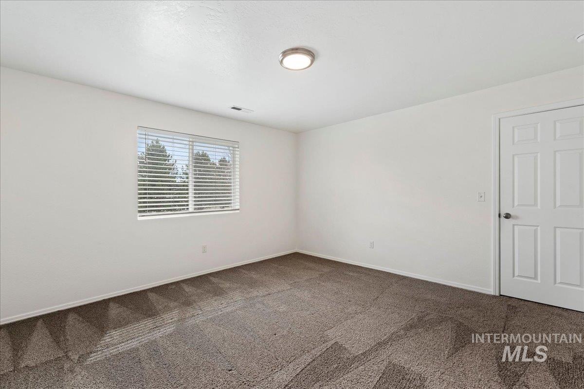 885 W Apple Pine St, Meridian, Idaho 83646-6058, 3 Bedrooms, 2.5 Bathrooms, Residential For Sale, Price $384,990,MLS 98979461