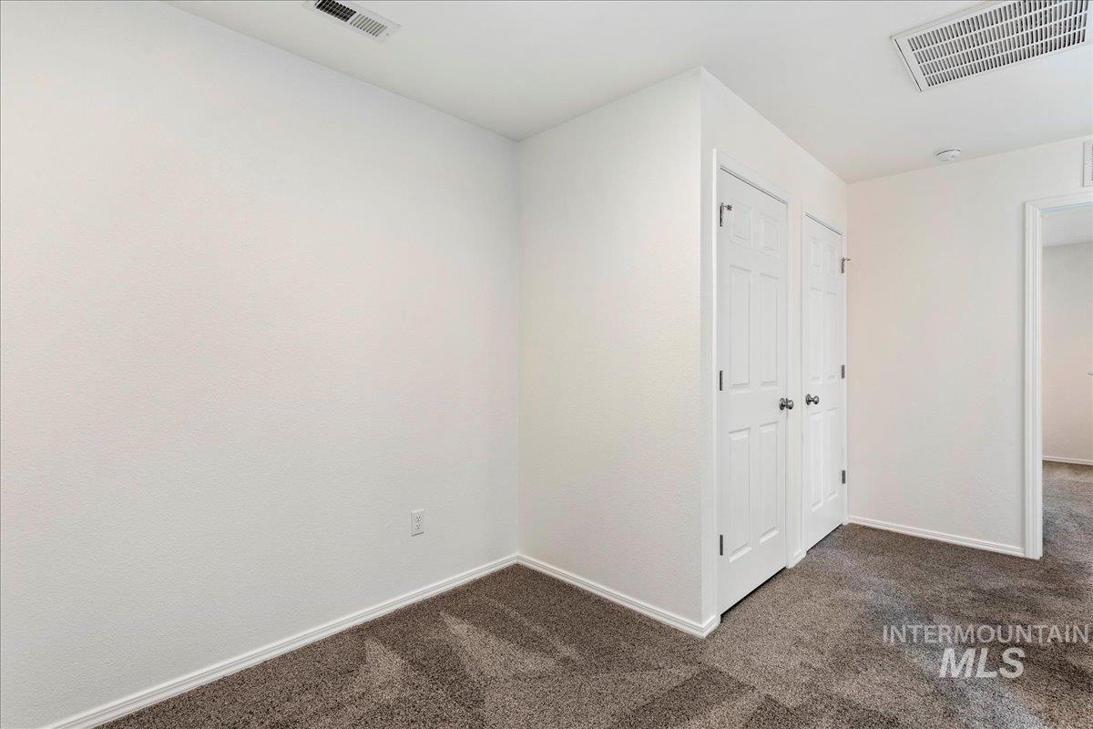 885 W Apple Pine St, Meridian, Idaho 83646-6058, 3 Bedrooms, 2.5 Bathrooms, Residential For Sale, Price $384,990,MLS 98979461