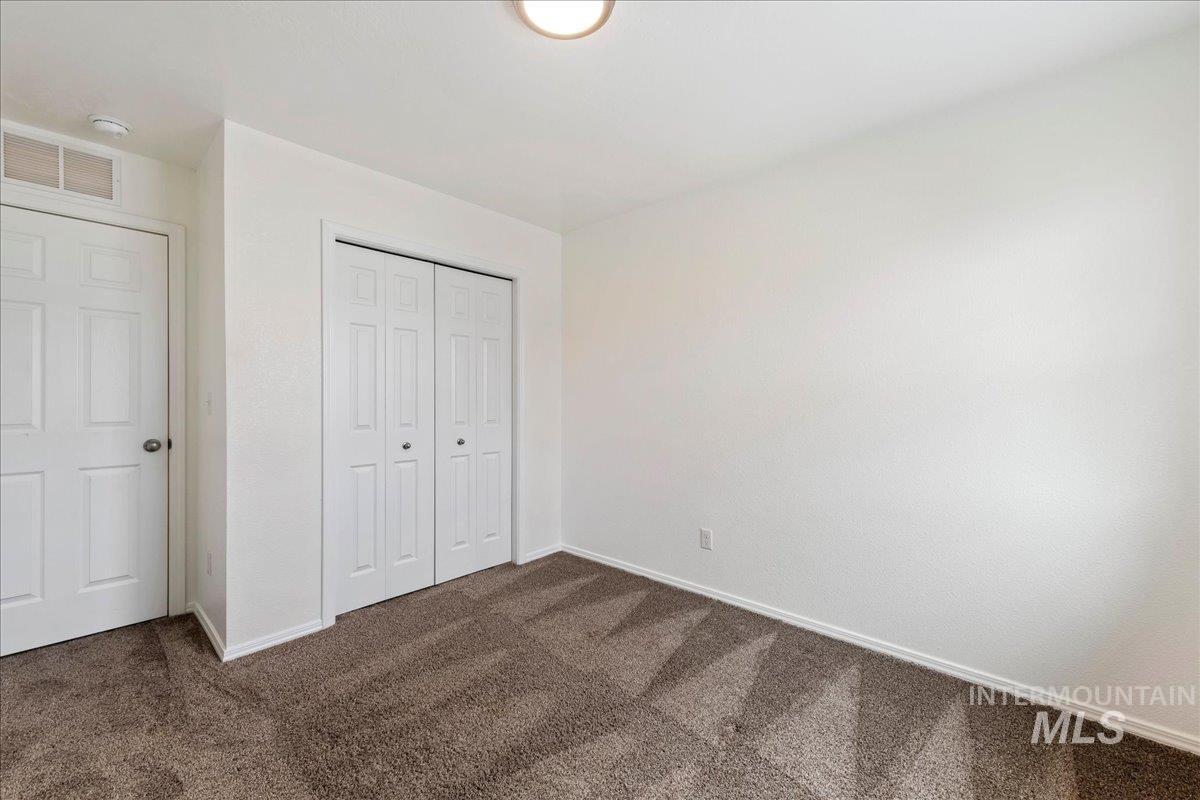 885 W Apple Pine St, Meridian, Idaho 83646-6058, 3 Bedrooms, 2.5 Bathrooms, Residential For Sale, Price $384,990,MLS 98979461