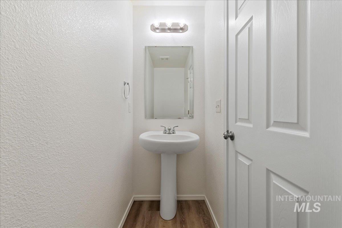 885 W Apple Pine St, Meridian, Idaho 83646-6058, 3 Bedrooms, 2.5 Bathrooms, Residential For Sale, Price $384,990,MLS 98979461