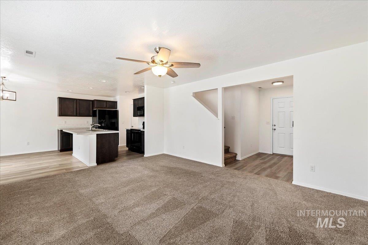 885 W Apple Pine St, Meridian, Idaho 83646-6058, 3 Bedrooms, 2.5 Bathrooms, Residential For Sale, Price $384,990,MLS 98979461