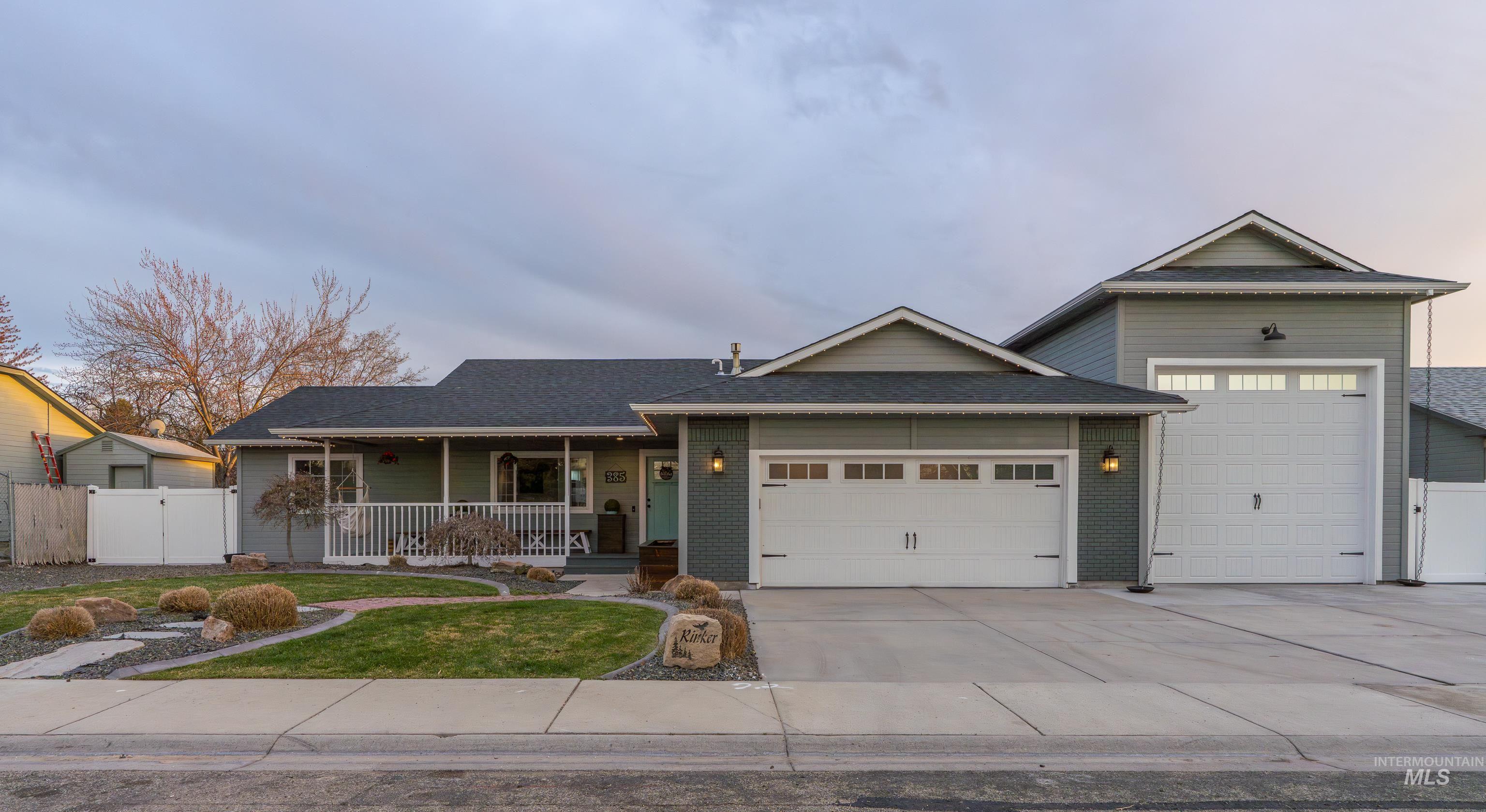 385 W Creekview Dr., Meridian, Idaho 83646, 4 Bedrooms, 3 Bathrooms, Residential For Sale, Price $664,900, 98979462