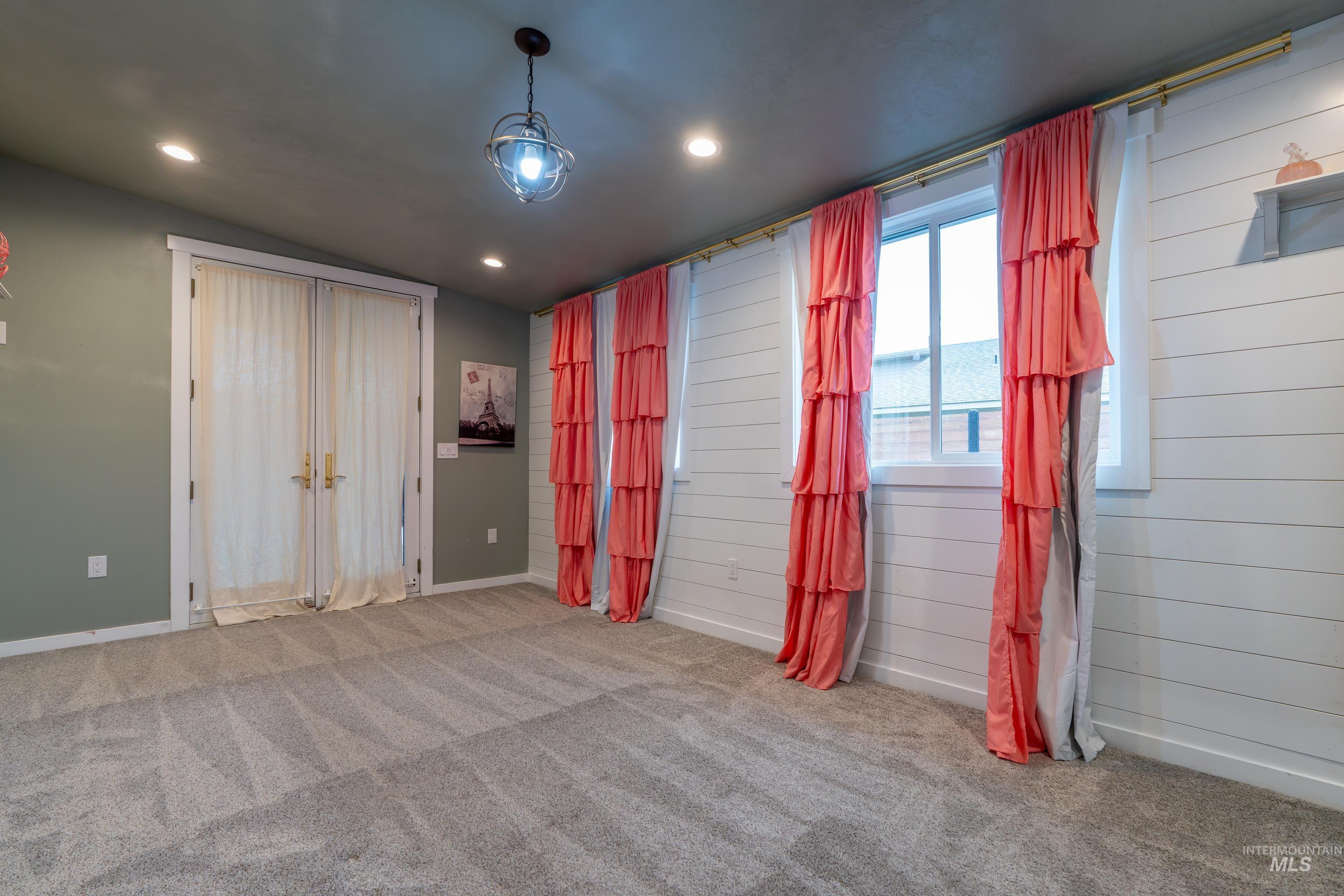 385 W Creekview Dr., Meridian, Idaho 83646, 4 Bedrooms, 3 Bathrooms, Residential For Sale, Price $689,900,MLS 98979462