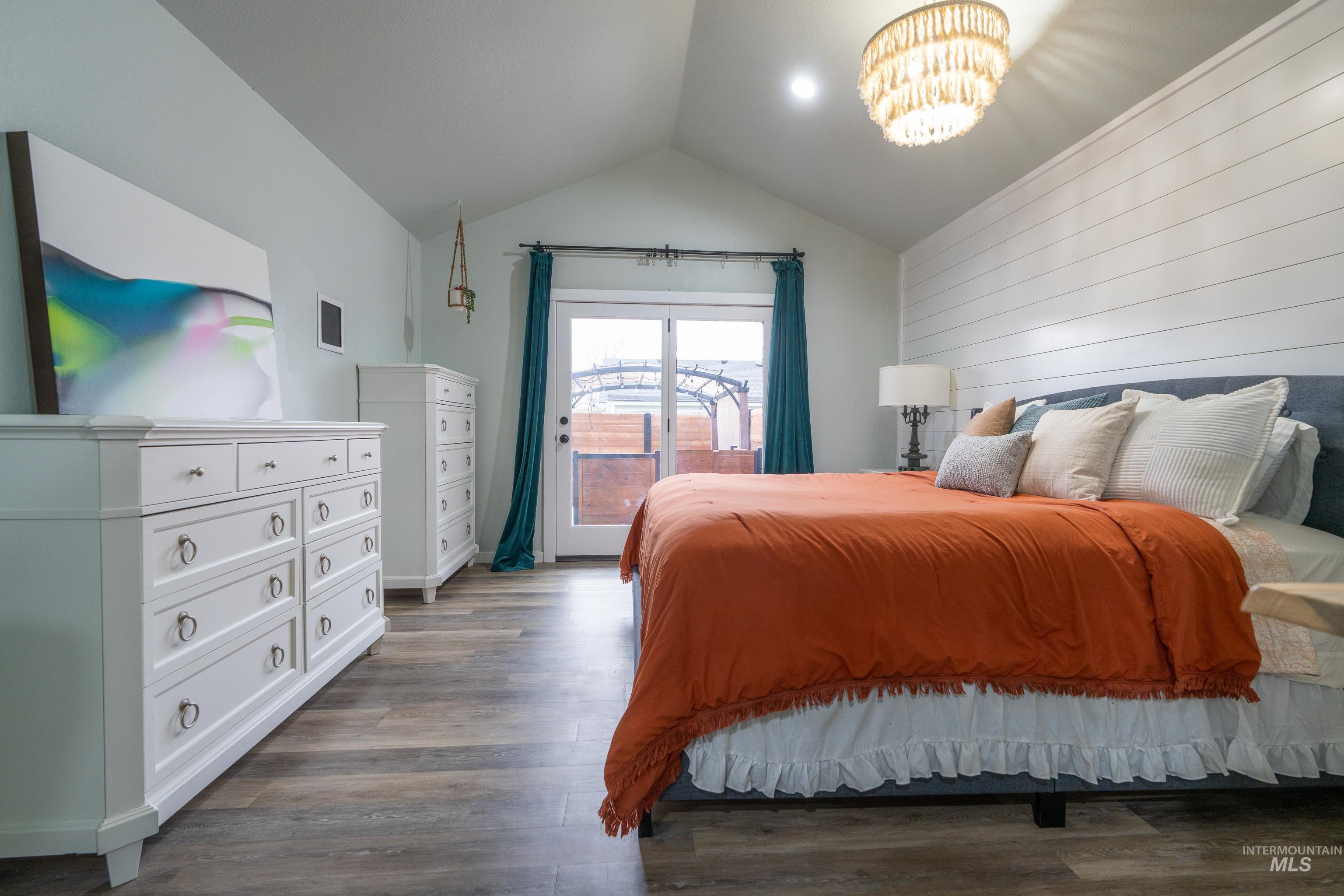 385 W Creekview Dr., Meridian, Idaho 83646, 4 Bedrooms, 3 Bathrooms, Residential For Sale, Price $689,900,MLS 98979462