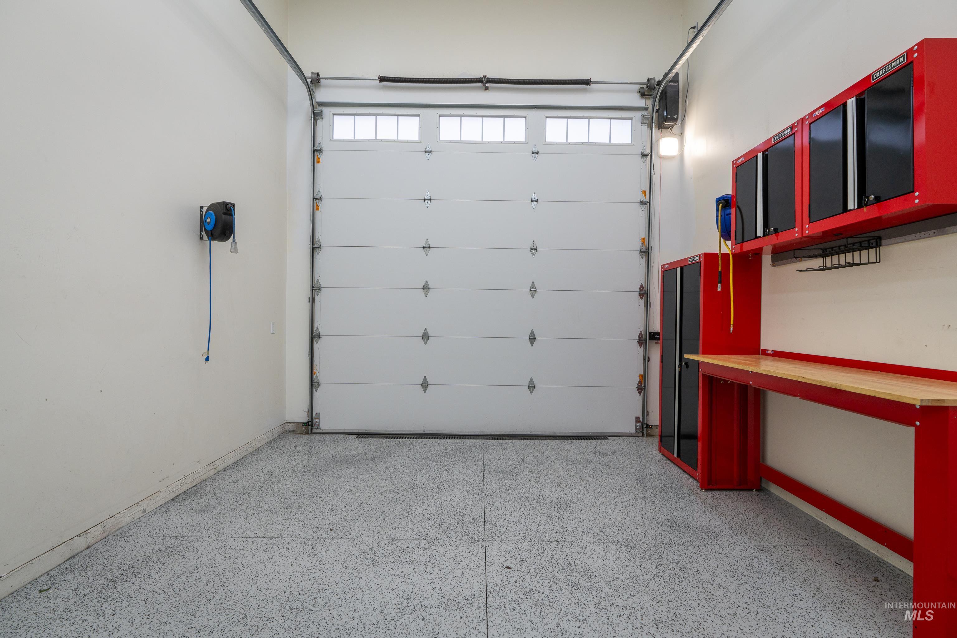 385 W Creekview Dr., Meridian, Idaho 83646, 4 Bedrooms, 3 Bathrooms, Residential For Sale, Price $689,900,MLS 98979462