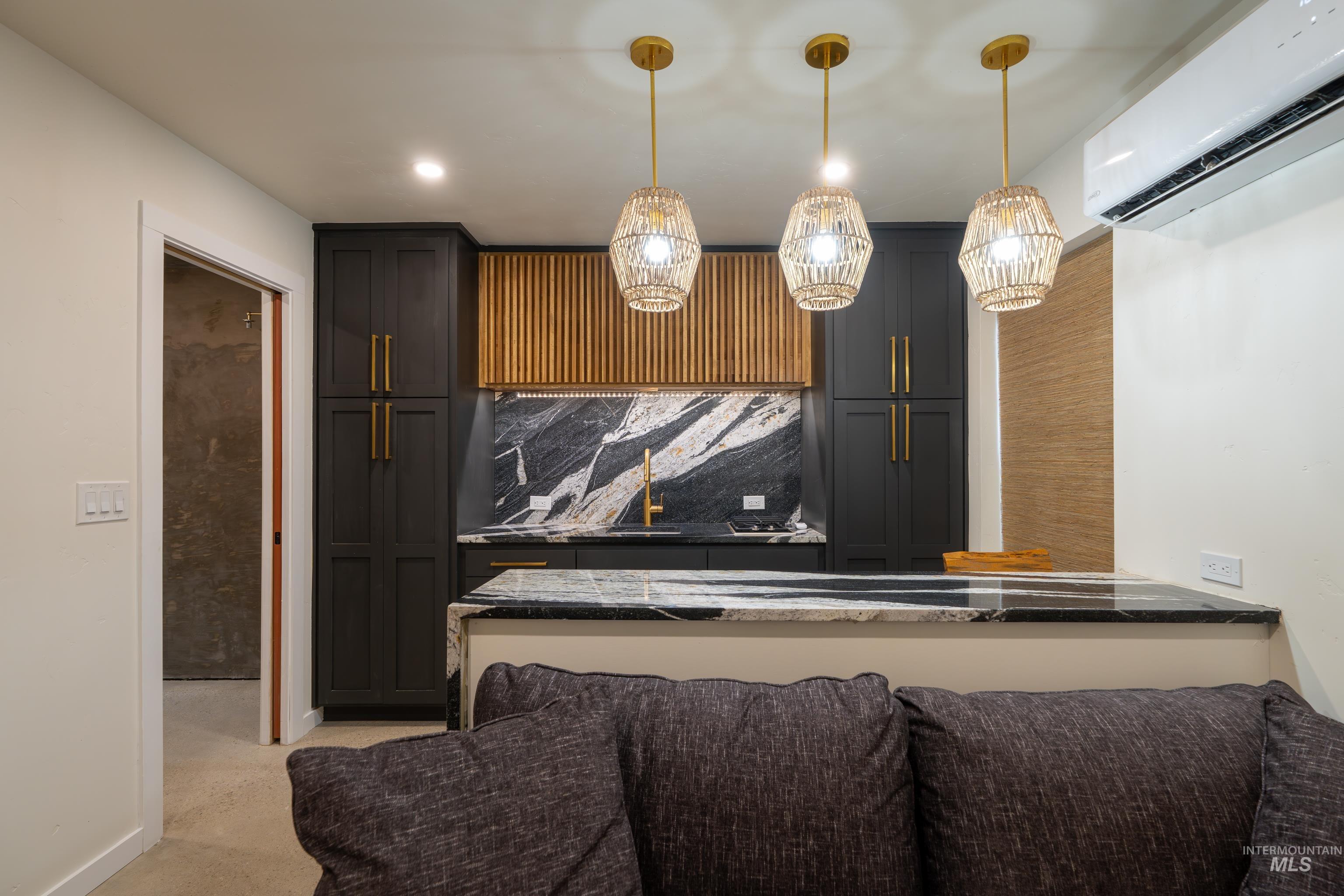 385 W Creekview Dr., Meridian, Idaho 83646, 4 Bedrooms, 3 Bathrooms, Residential For Sale, Price $689,900,MLS 98979462