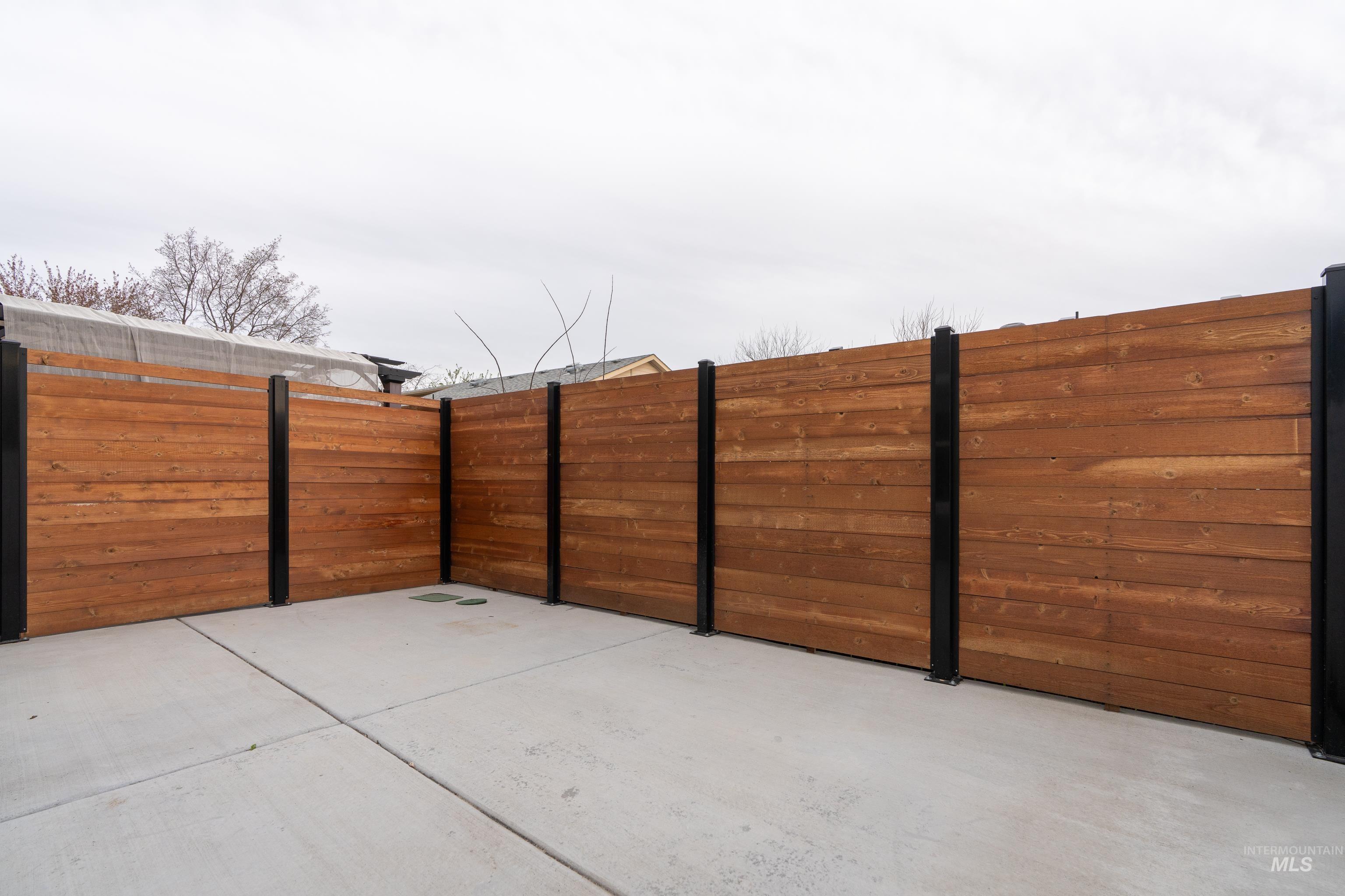 385 W Creekview Dr., Meridian, Idaho 83646, 4 Bedrooms, 3 Bathrooms, Residential For Sale, Price $689,900,MLS 98979462