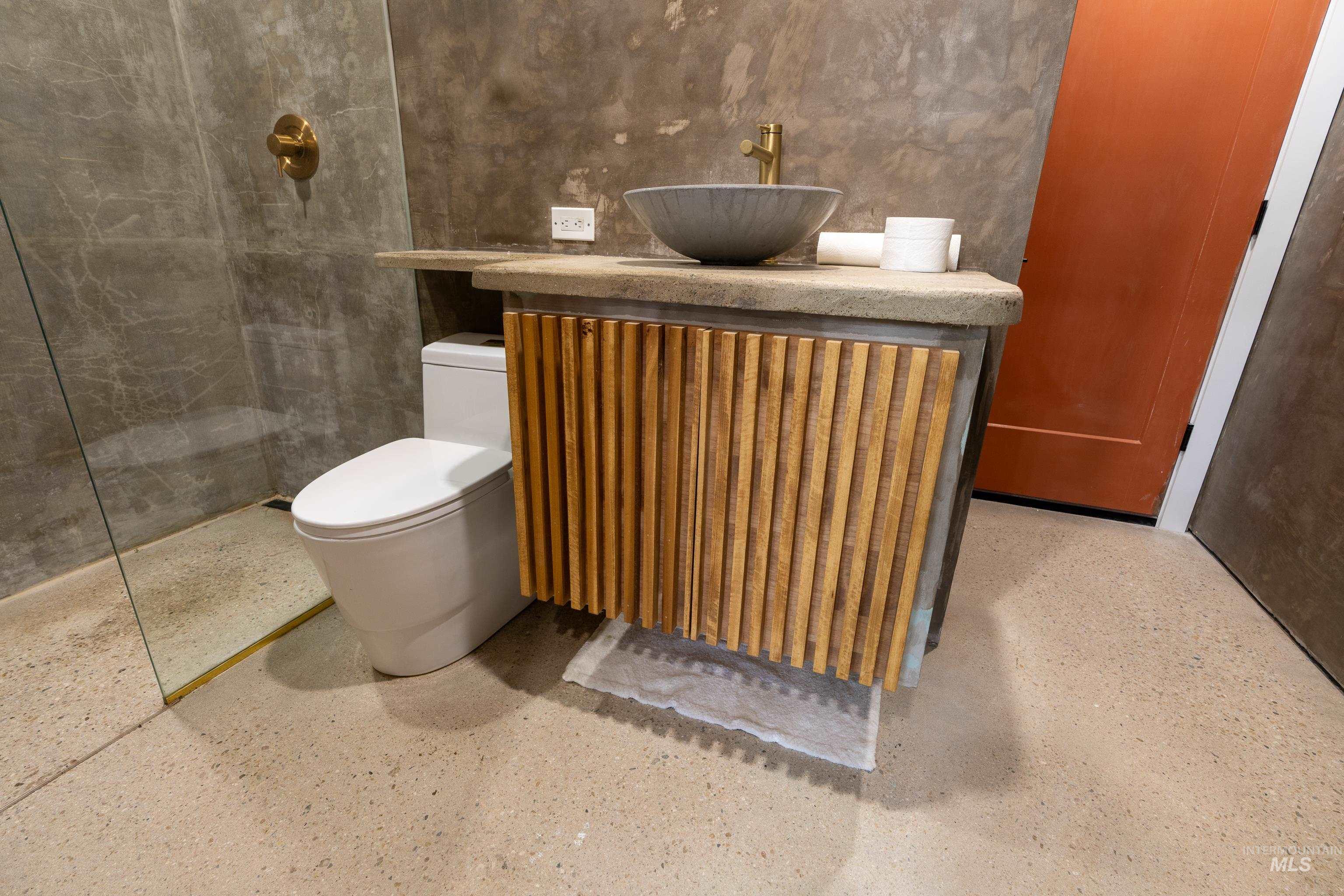 385 W Creekview Dr., Meridian, Idaho 83646, 4 Bedrooms, 3 Bathrooms, Residential For Sale, Price $689,900,MLS 98979462