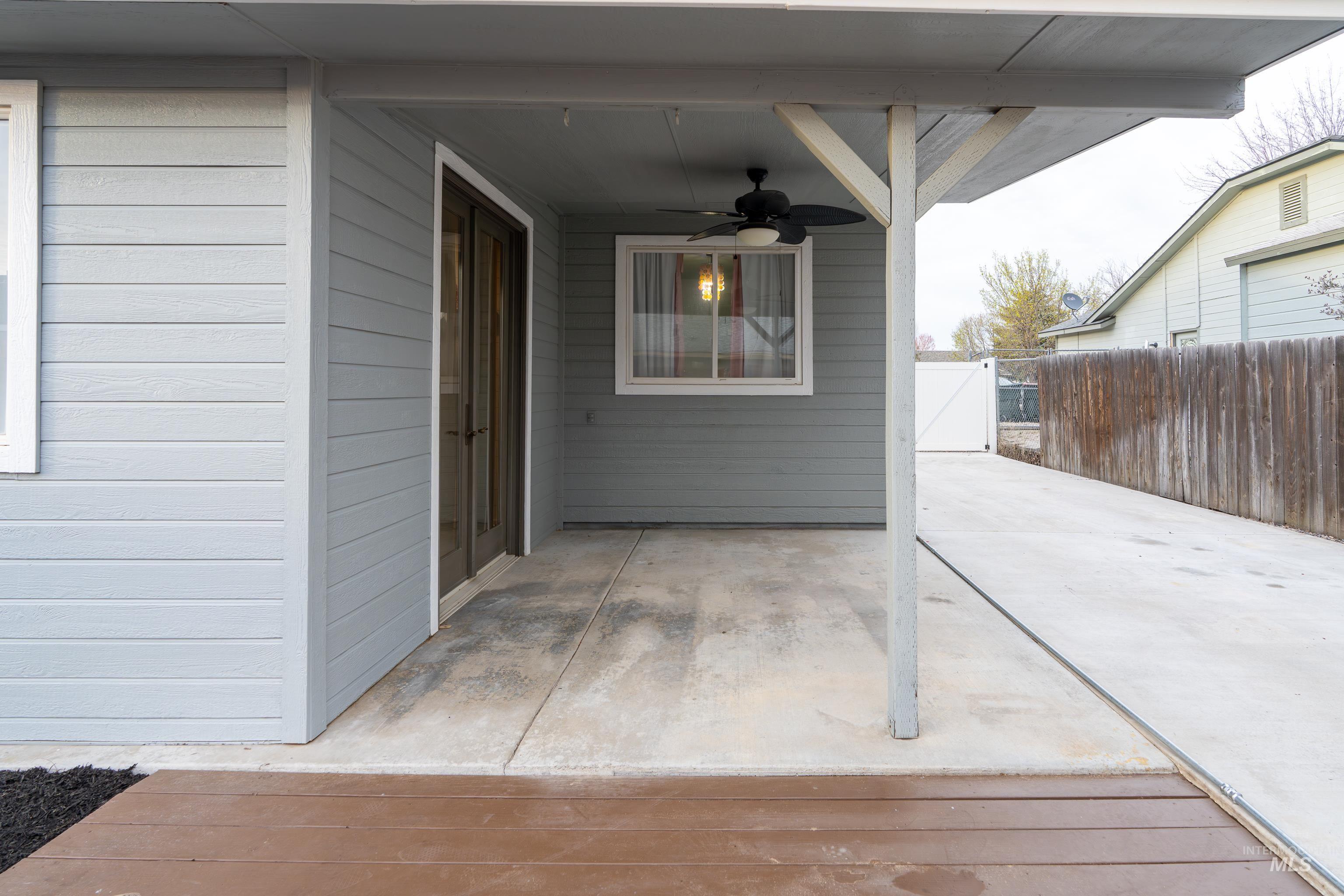 385 W Creekview Dr., Meridian, Idaho 83646, 4 Bedrooms, 3 Bathrooms, Residential For Sale, Price $689,900,MLS 98979462