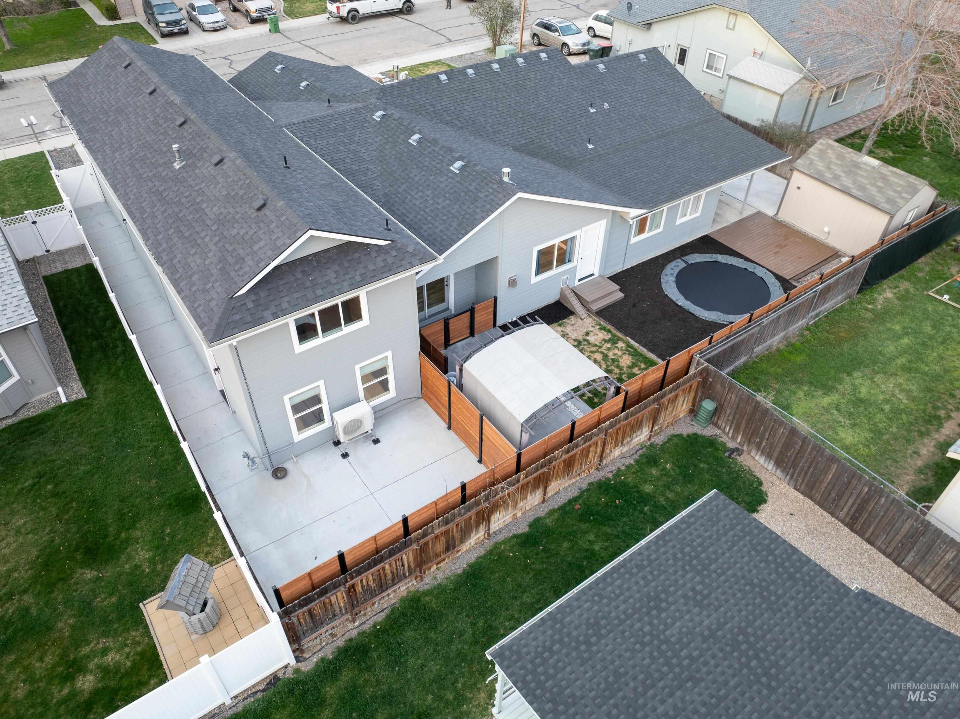 385 W Creekview Dr., Meridian, Idaho 83646, 4 Bedrooms, 3 Bathrooms, Residential For Sale, Price $689,900,MLS 98979462