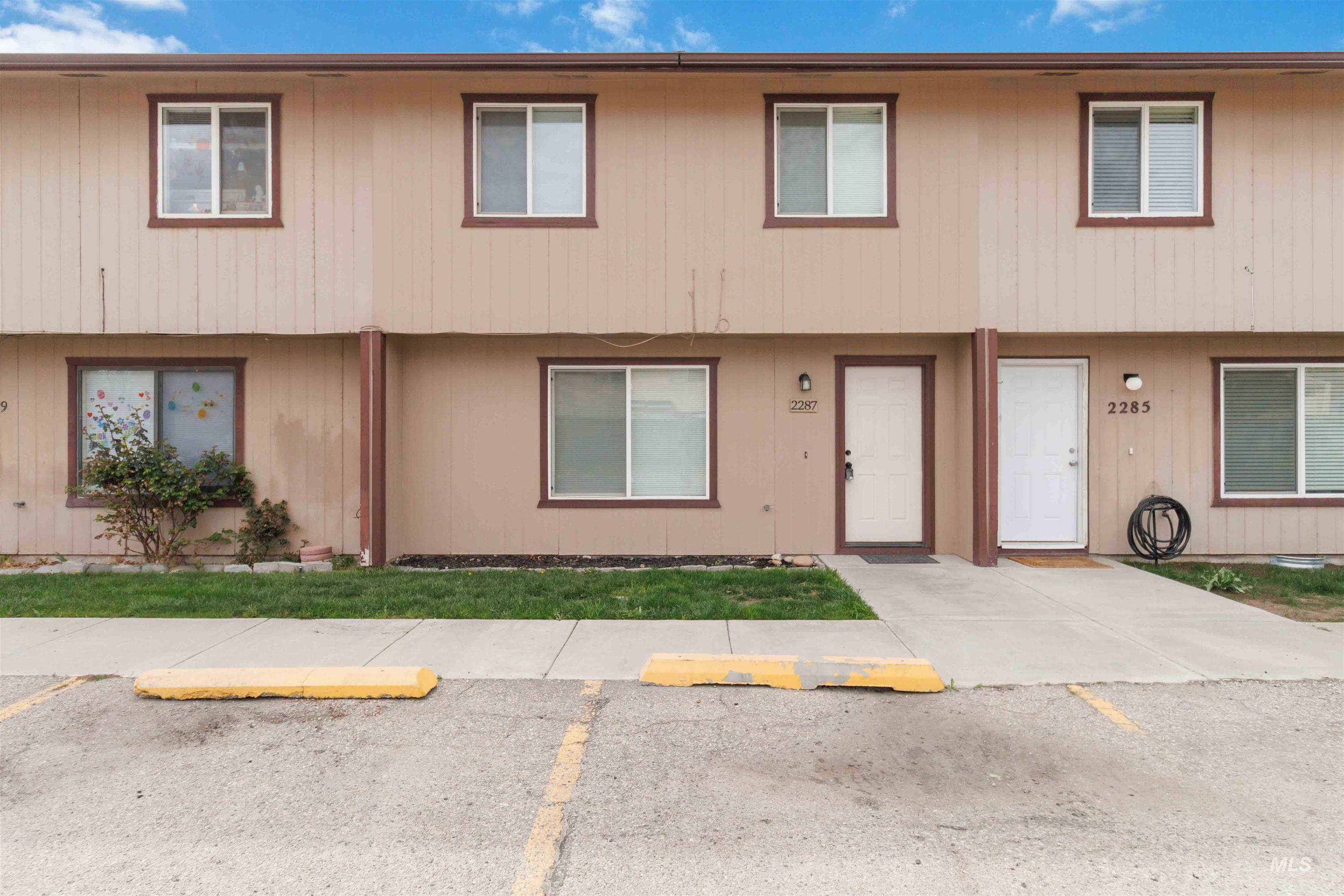 2287 S Loyolla Ln, Boise, Idaho 83705, 3 Bedrooms, 1.5 Bathrooms, Residential For Sale, Price $289,000,MLS 98979463