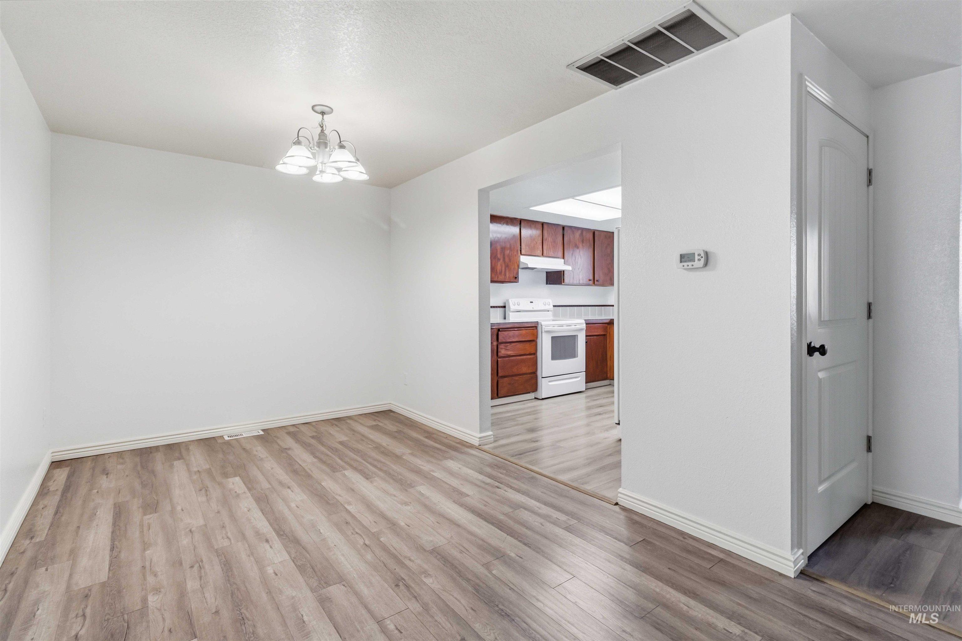 2287 S Loyolla Ln, Boise, Idaho 83705, 3 Bedrooms, 1.5 Bathrooms, Residential For Sale, Price $289,000,MLS 98979463