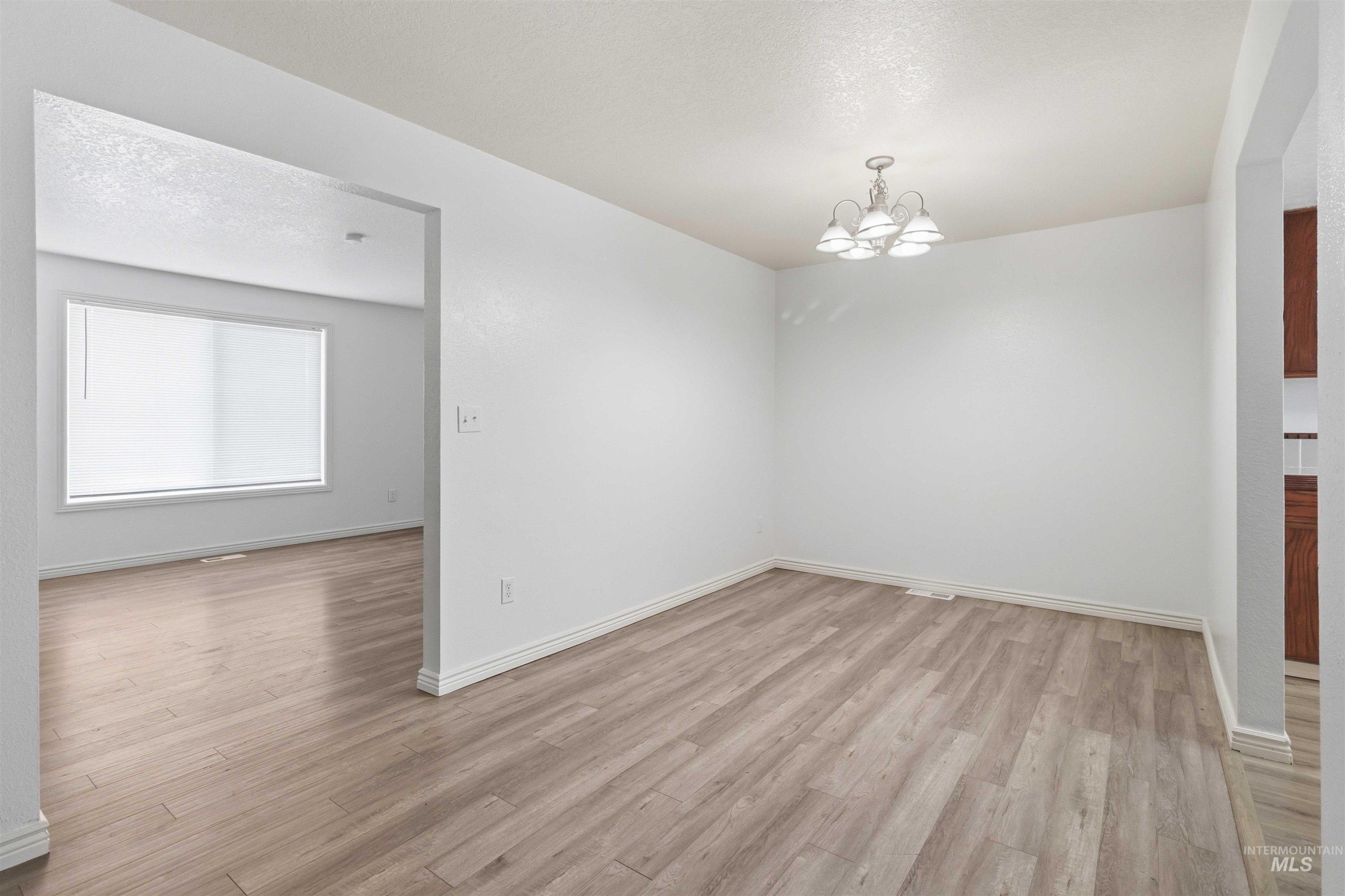 2287 S Loyolla Ln, Boise, Idaho 83705, 3 Bedrooms, 1.5 Bathrooms, Residential For Sale, Price $289,000,MLS 98979463