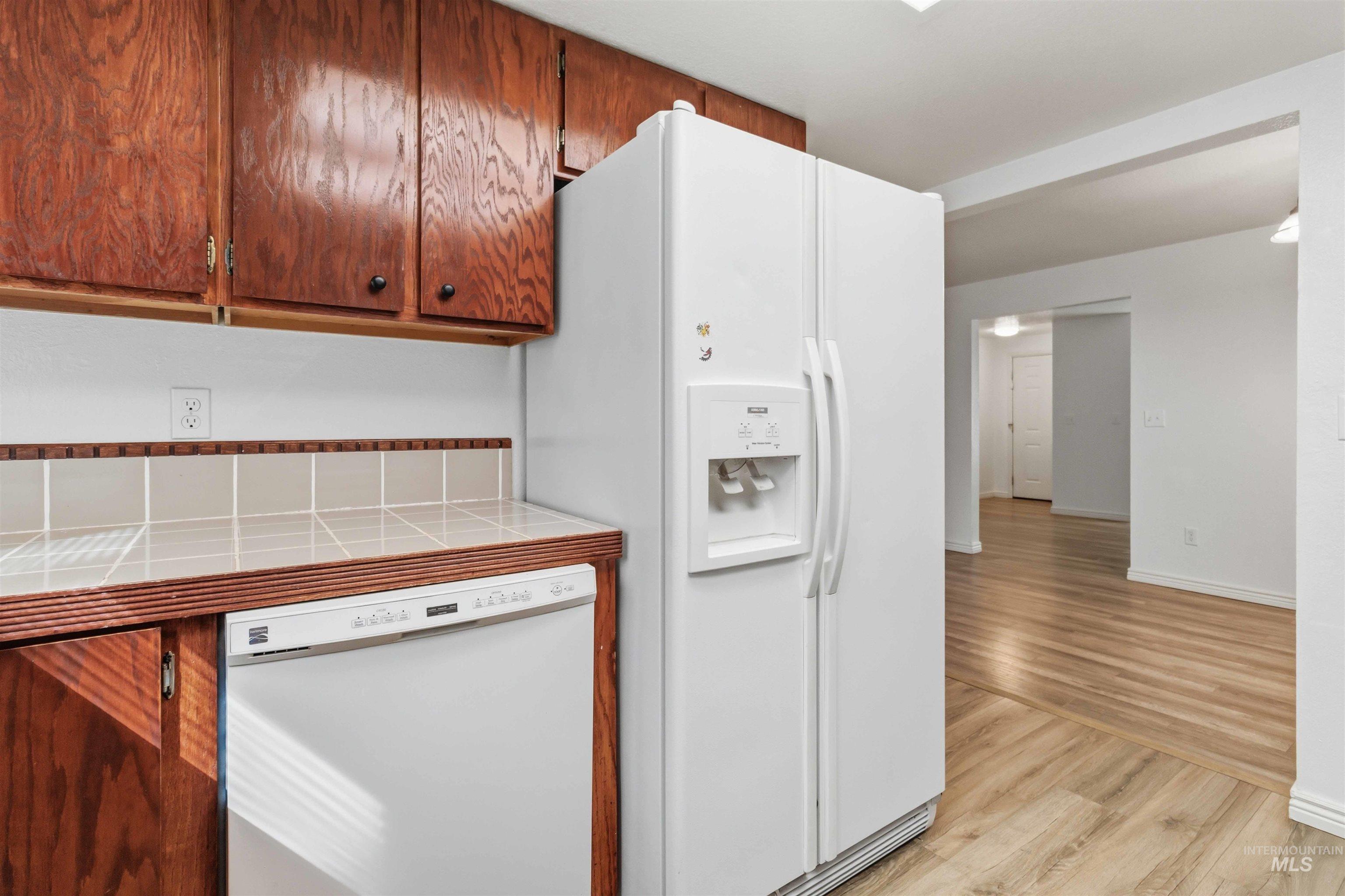 2287 S Loyolla Ln, Boise, Idaho 83705, 3 Bedrooms, 1.5 Bathrooms, Residential For Sale, Price $289,000,MLS 98979463