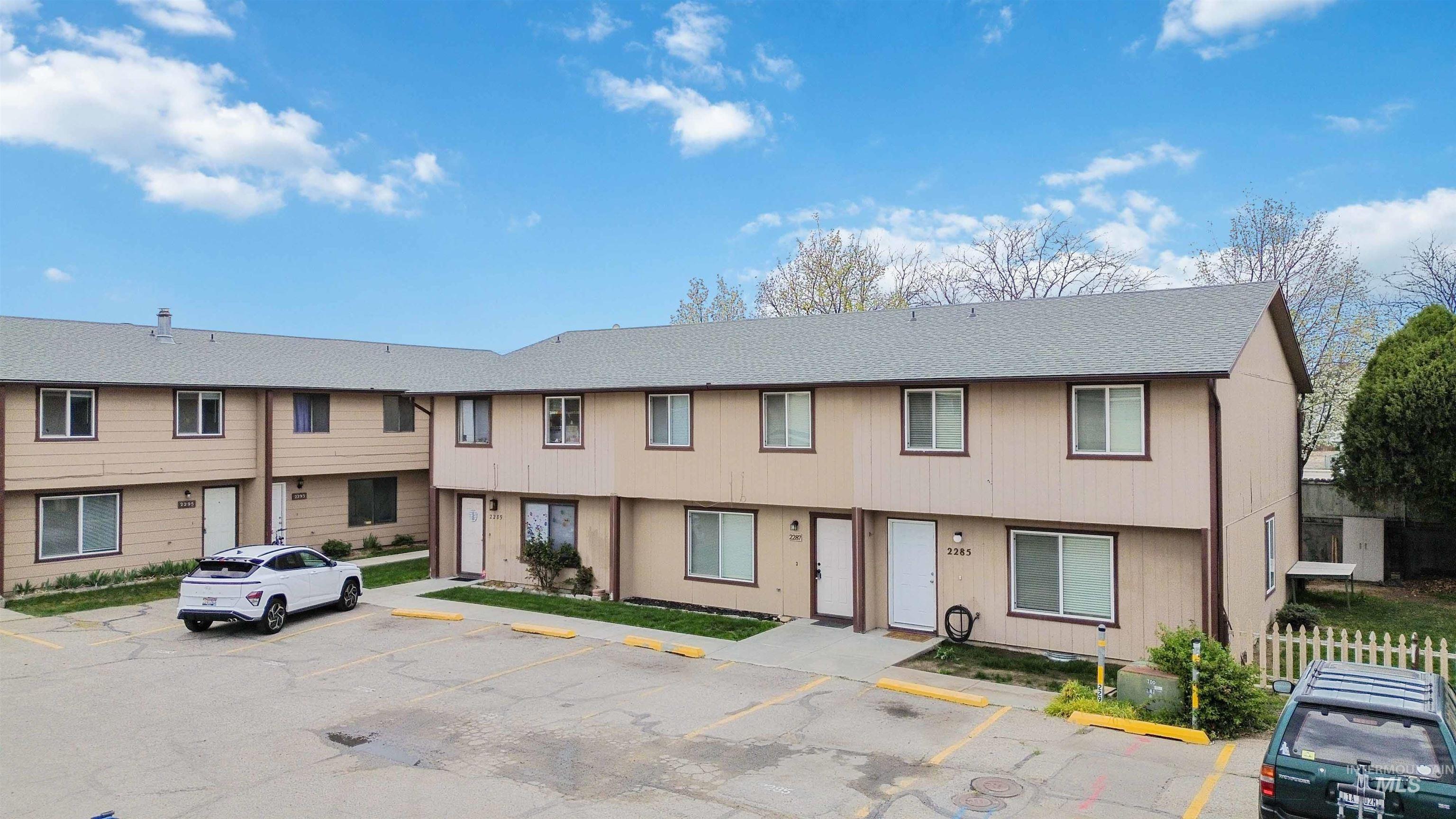 2287 S Loyolla Ln, Boise, Idaho 83705, 3 Bedrooms, 1.5 Bathrooms, Residential For Sale, Price $289,000,MLS 98979463