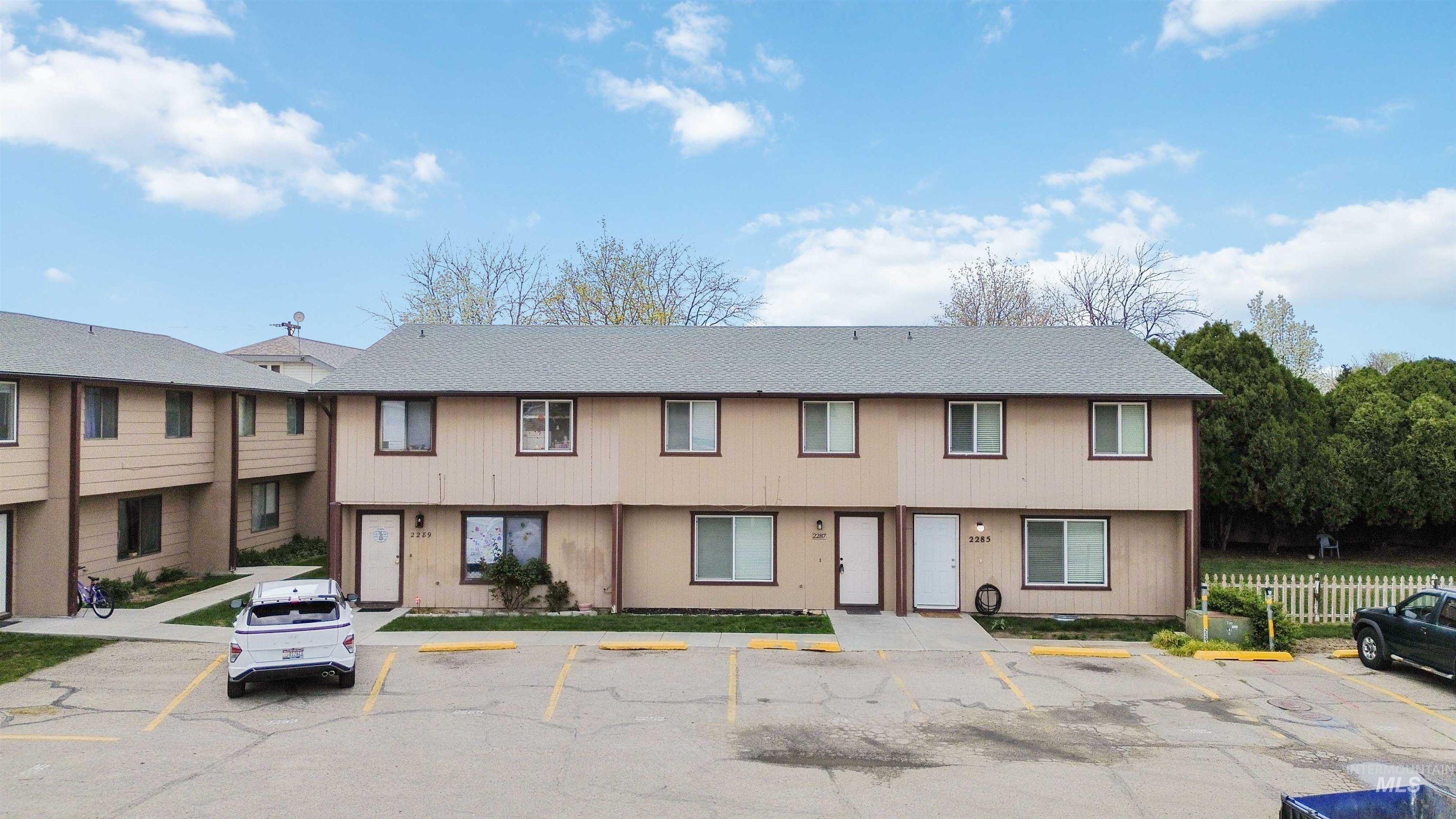 2287 S Loyolla Ln, Boise, Idaho 83705, 3 Bedrooms, 1.5 Bathrooms, Residential For Sale, Price $289,000,MLS 98979463